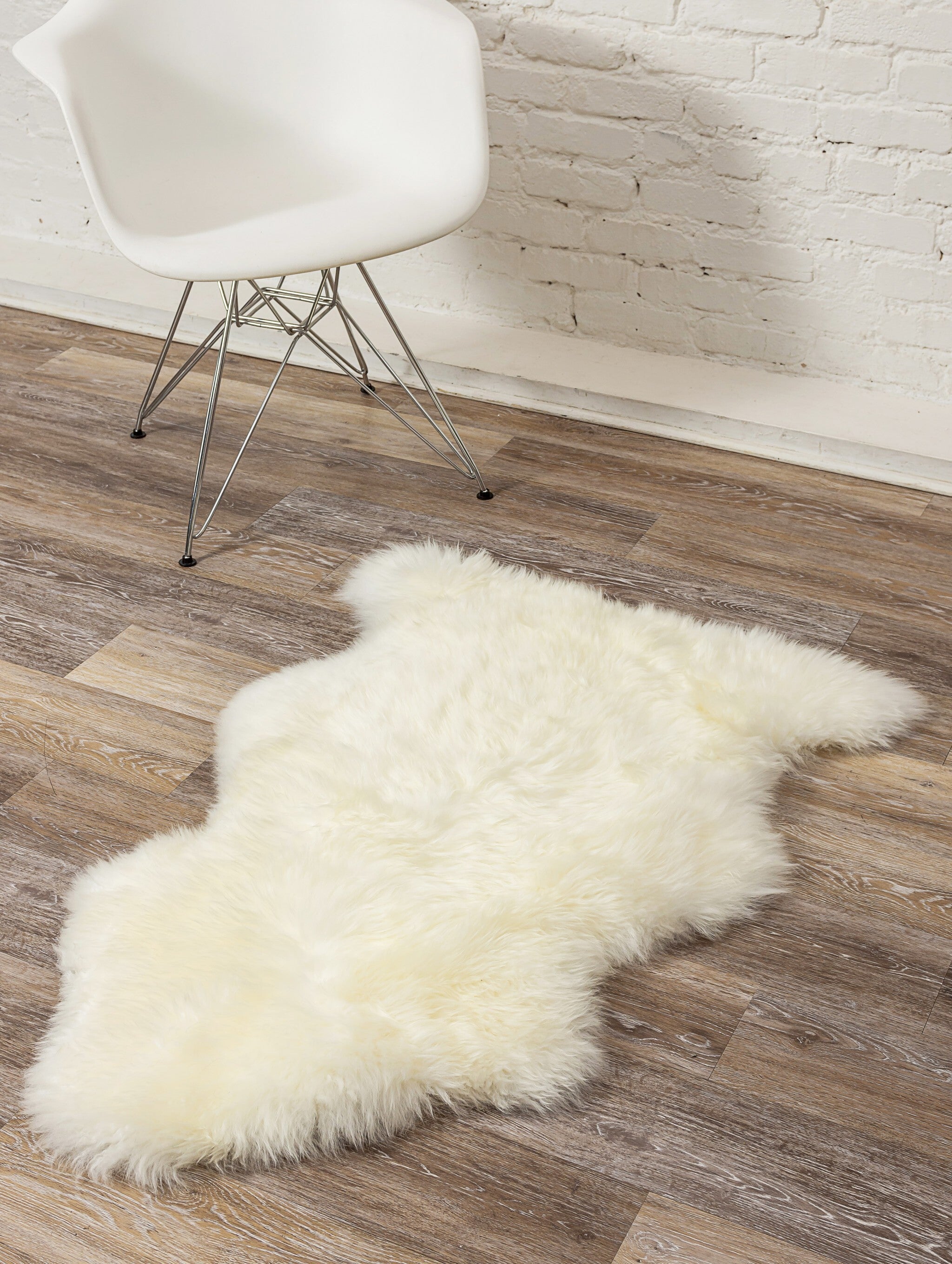 2' X 3' White Natural New Zealand Sheepskin Wool Area Rug