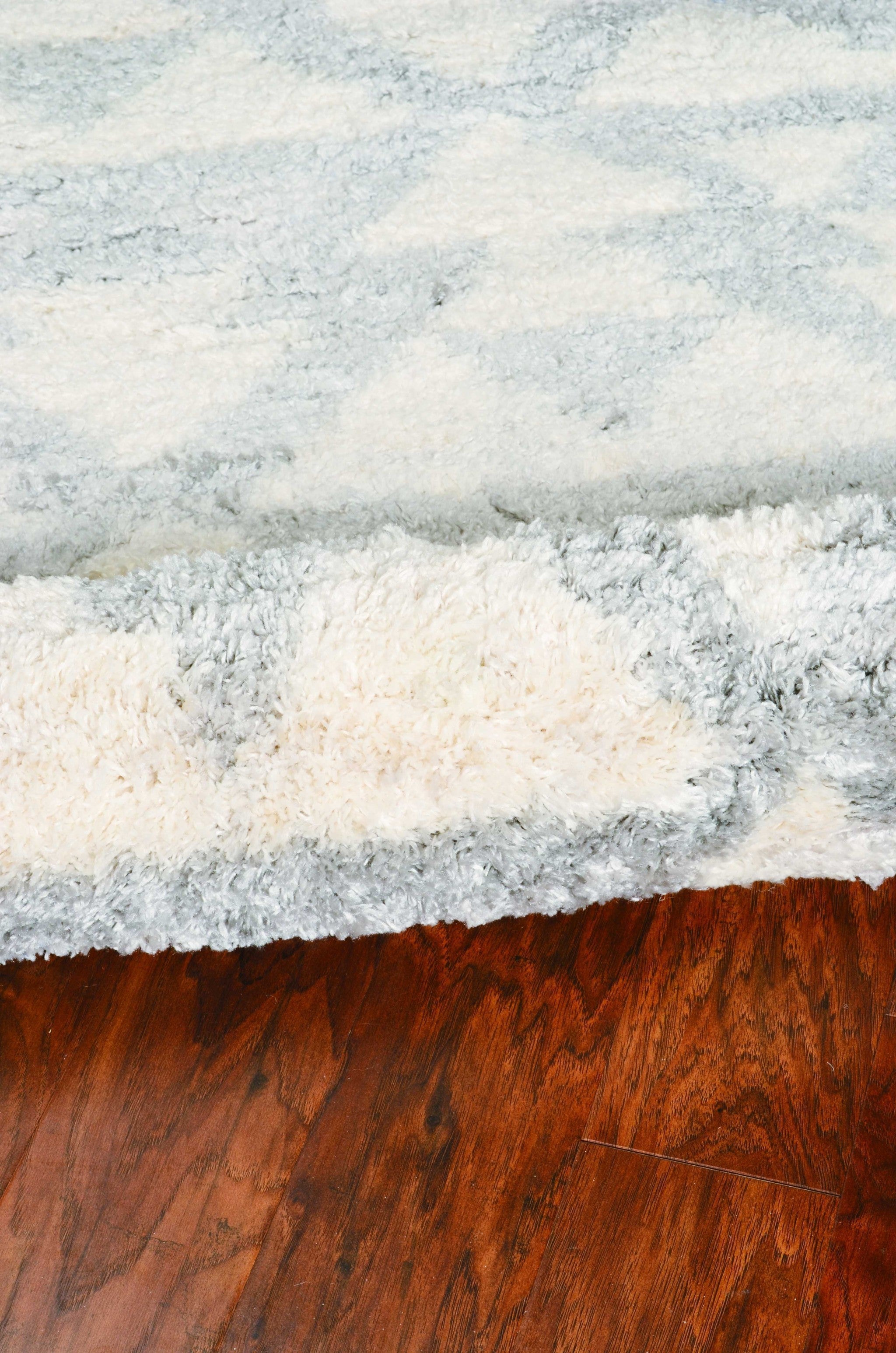 8' X 13' Extra Soft Geometric Design Ivory And Blue Area Rug