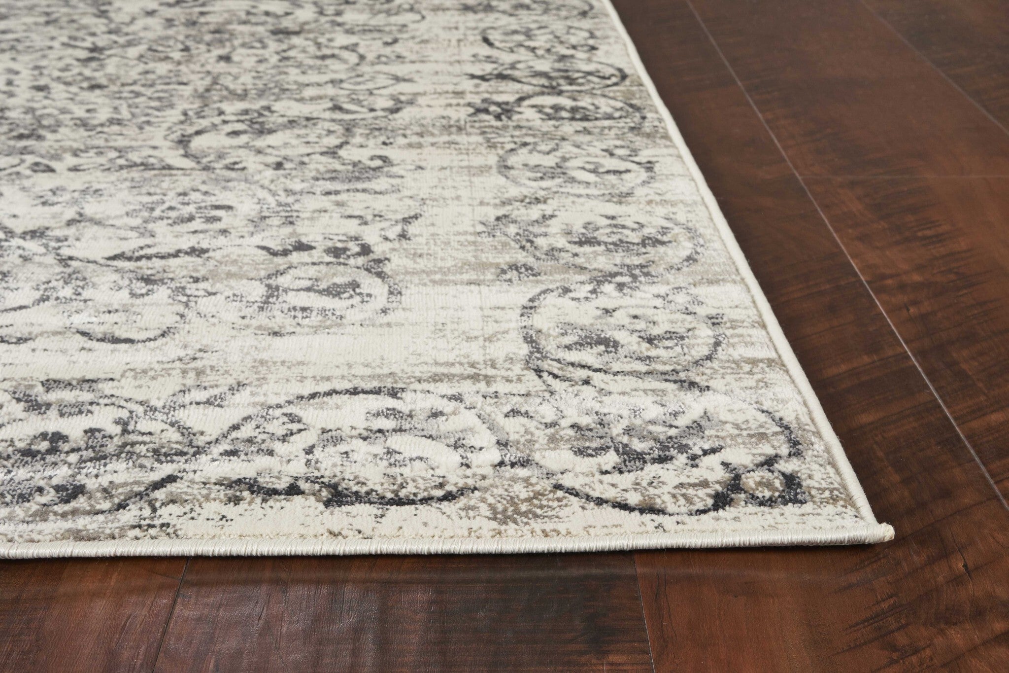 5'X8' Ivory Grey Machine Woven Distressed Floral Traditional Indoor Area Rug