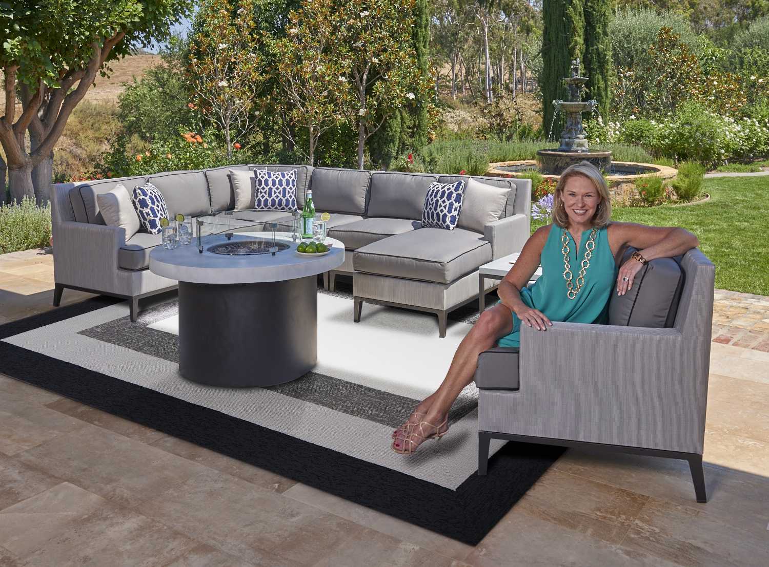 5' X 7' Charcoal Bordered Uv Treated Indoor Area Rug