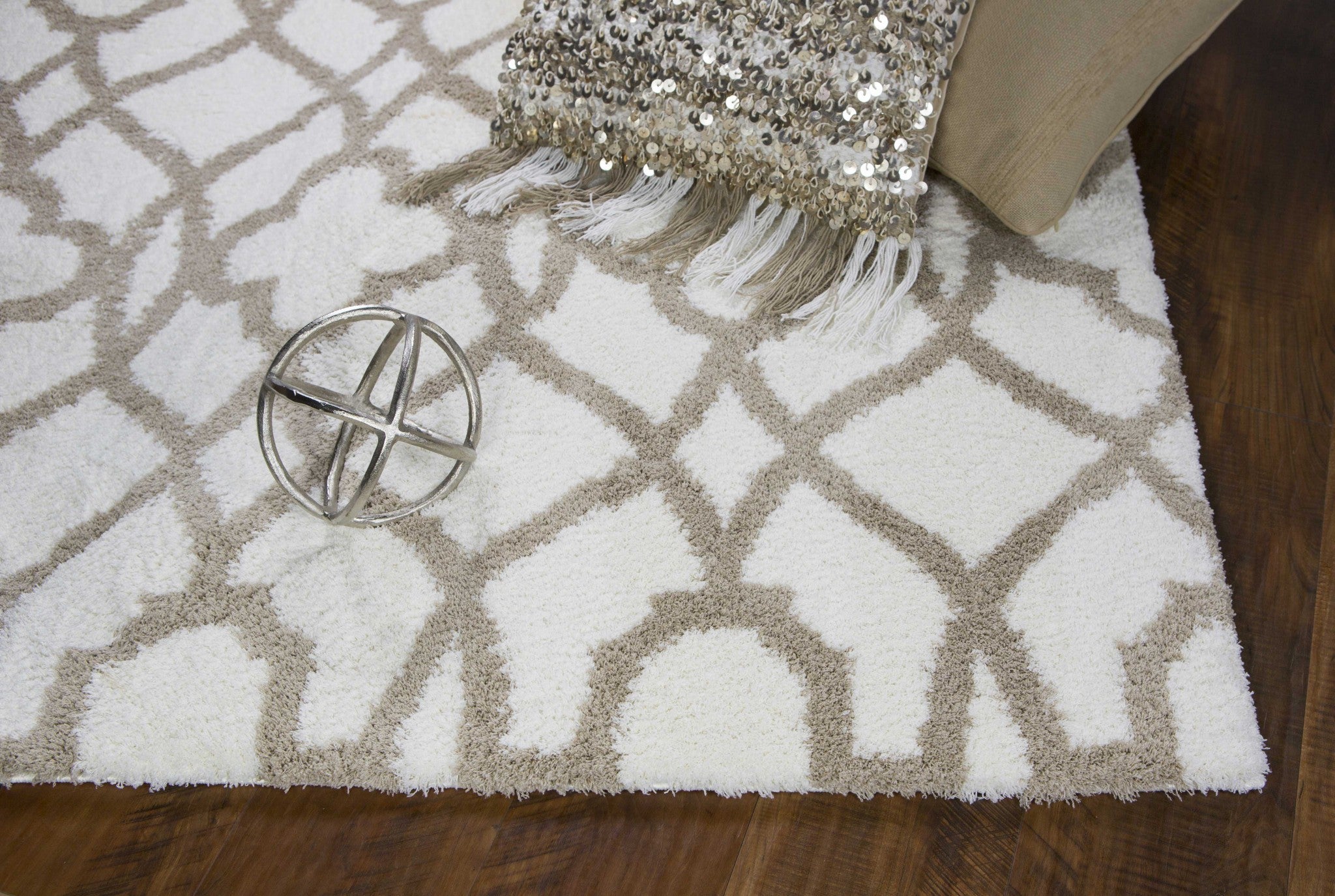 5' X 8' Ivory Or Beige Geometric Trellis Microfiber Indoor Area Rug