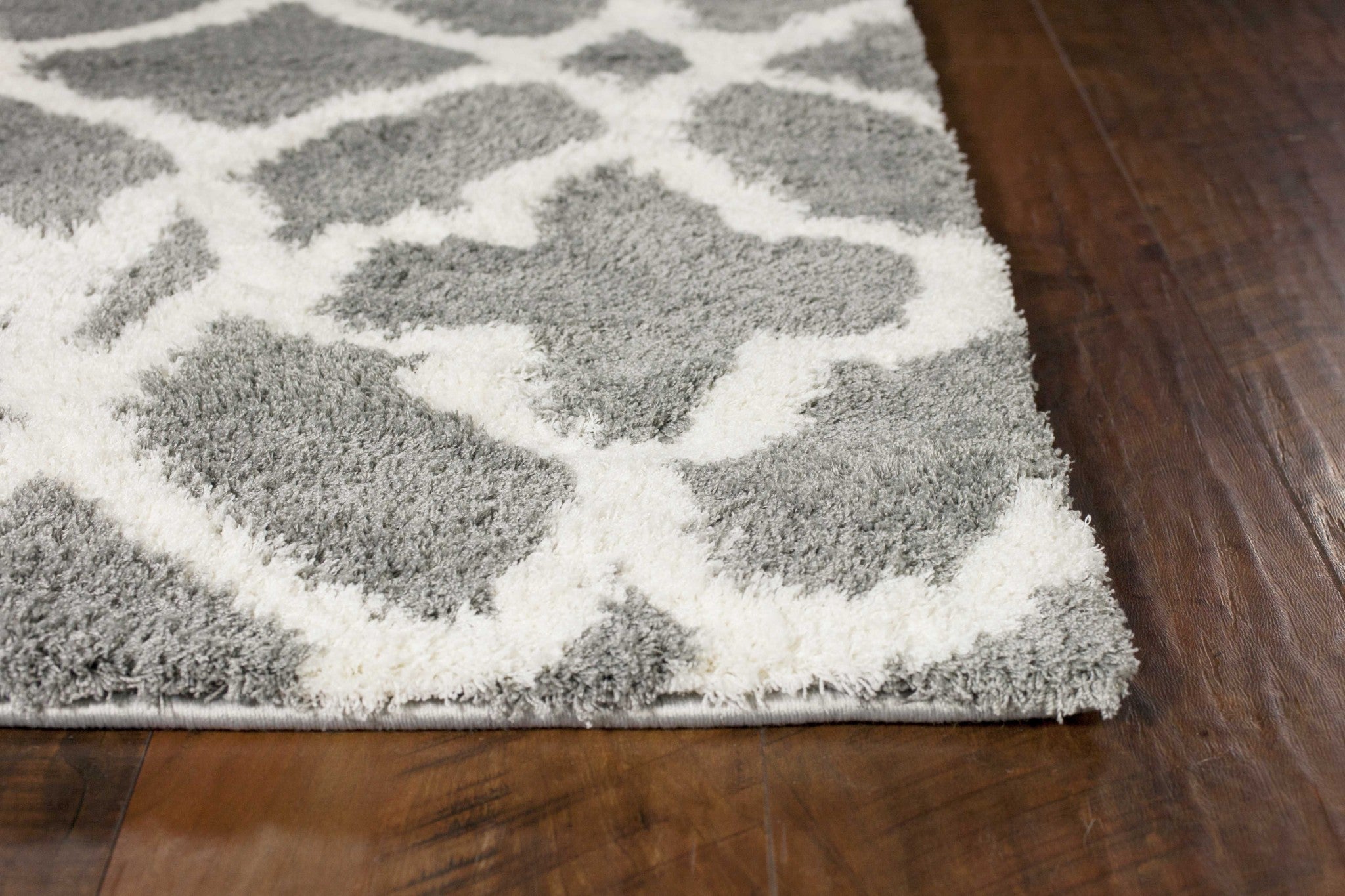 5'X8' Grey Ivory Machine Woven Ogee Indoor Area Rug