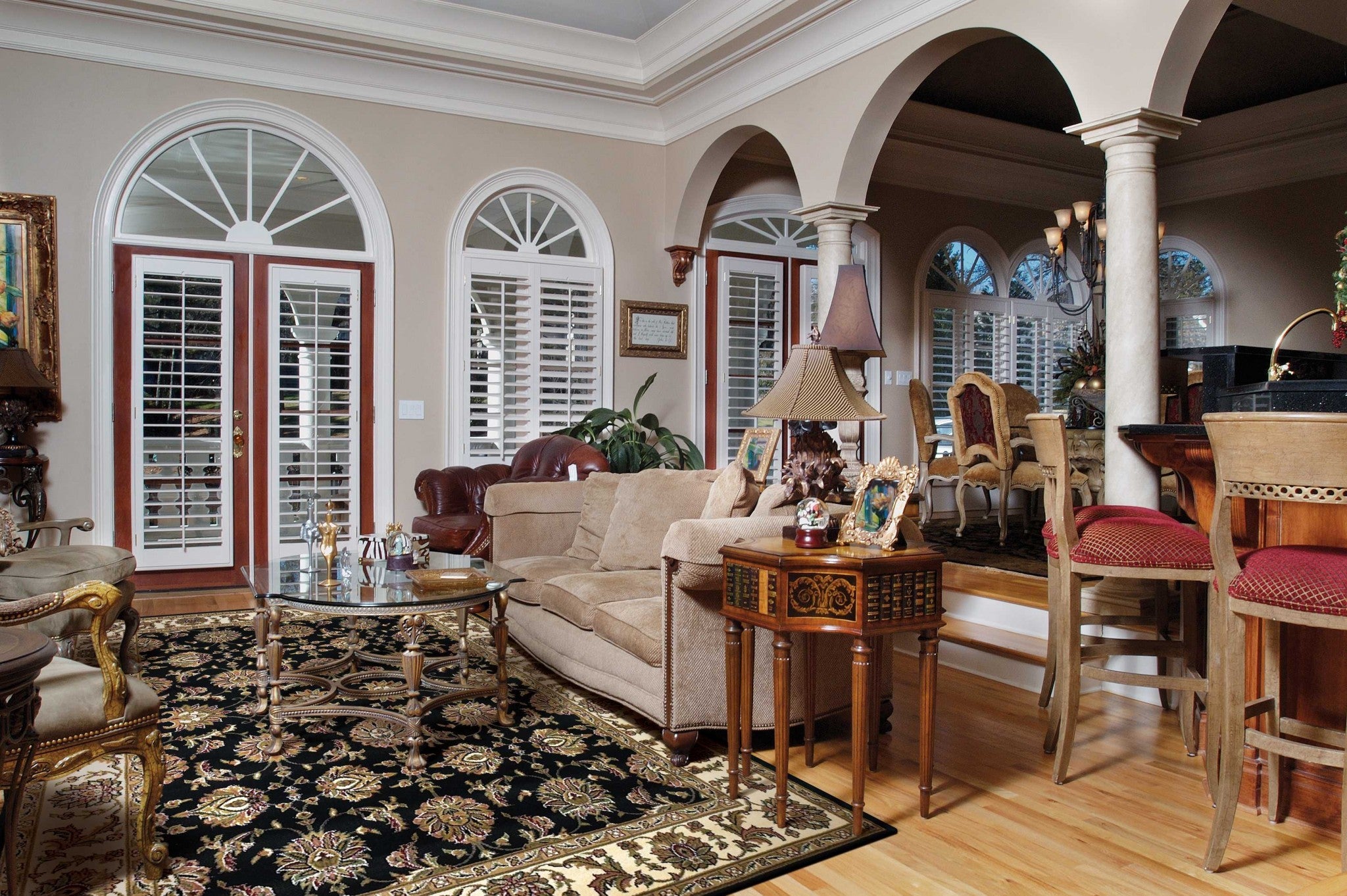 8'X11' Black Ivory Machine Woven Floral Traditional Indoor Area Rug