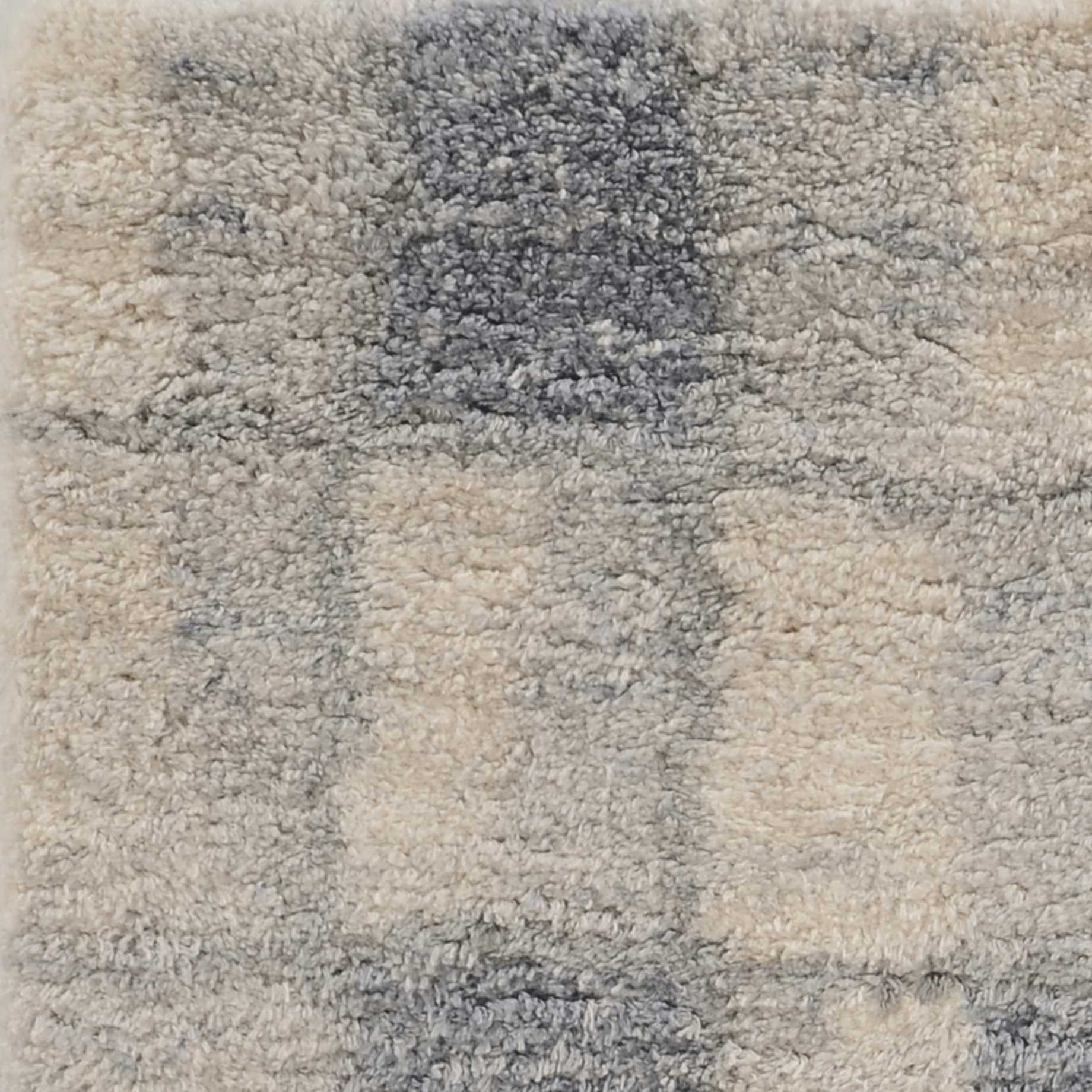 7' X 9' Polypropylene Ivory Or Blue Area Rug