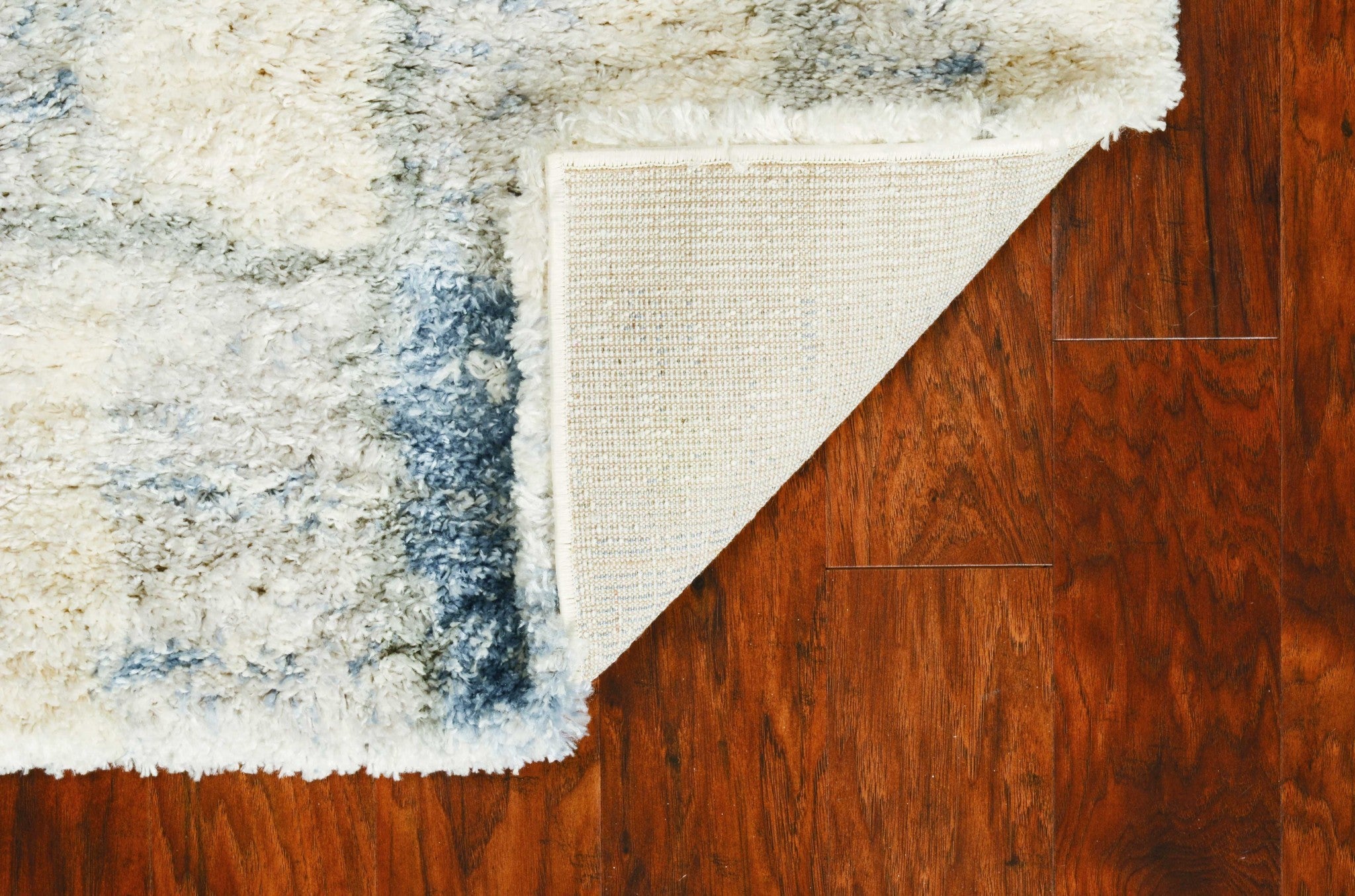 7' X 9' Polypropylene Ivory Or Blue Area Rug