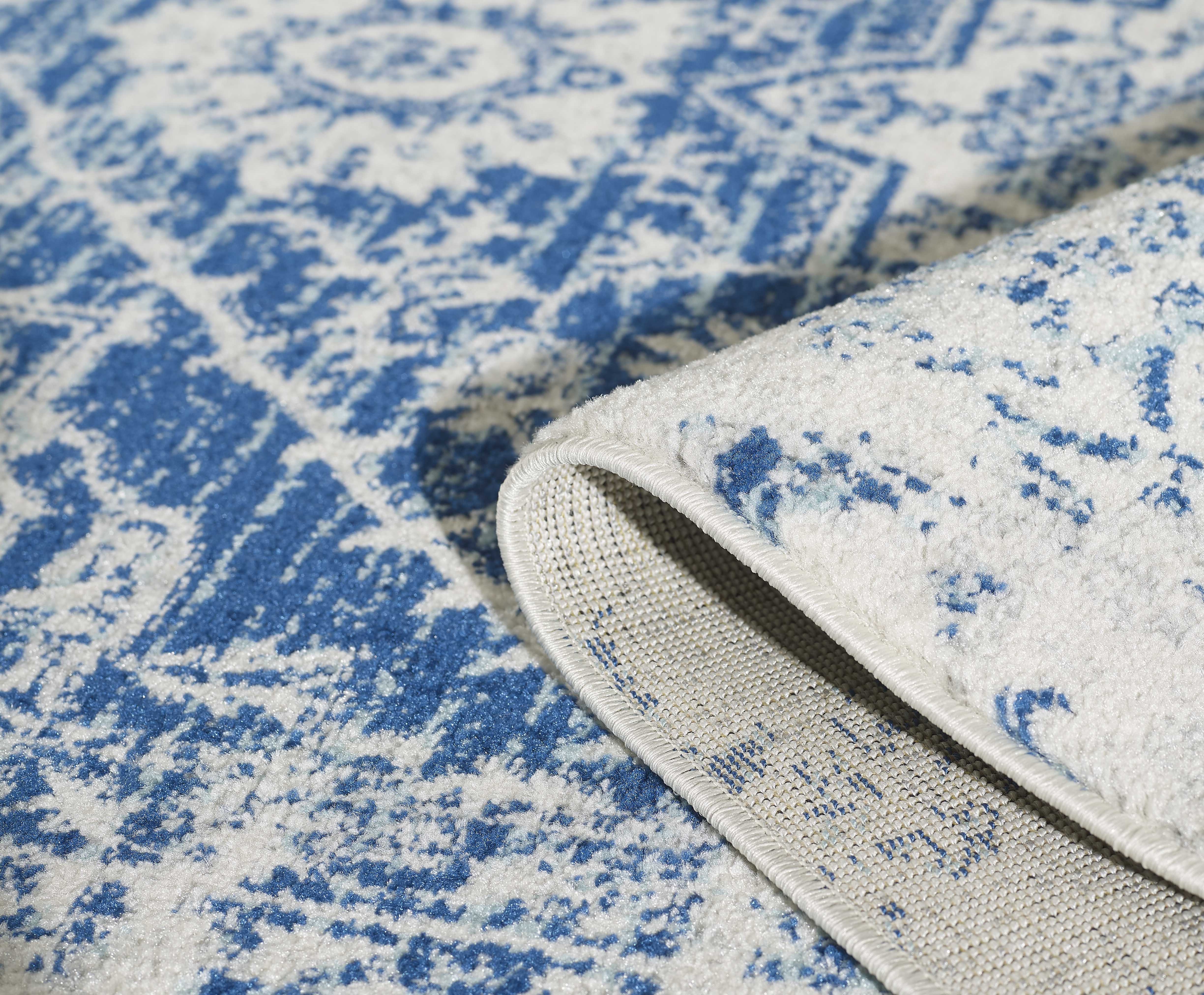 5' X 7' Ivory Or Blue Medallion Area Rug