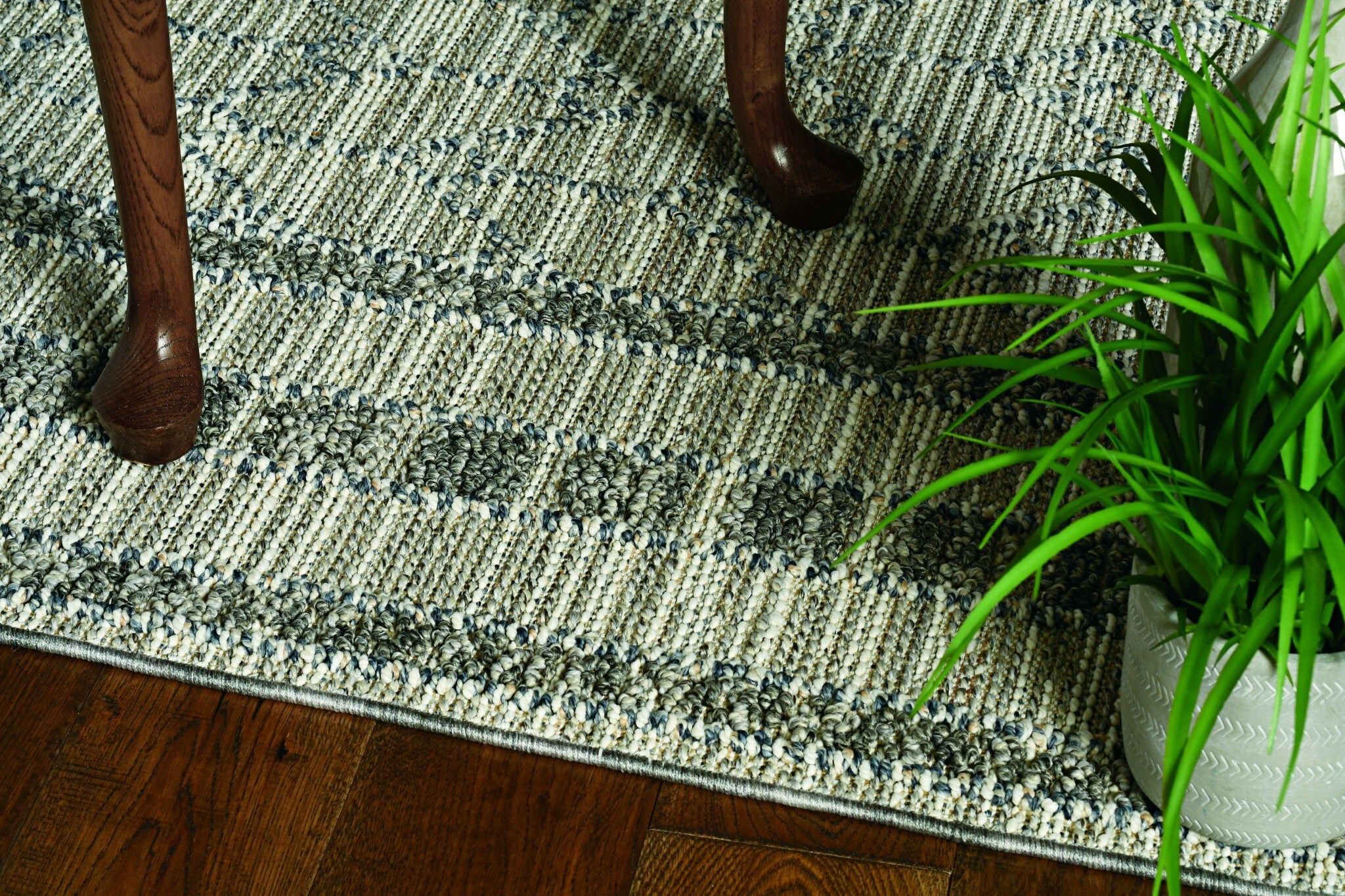 116 X 152 Grey Polypropylene Rug
