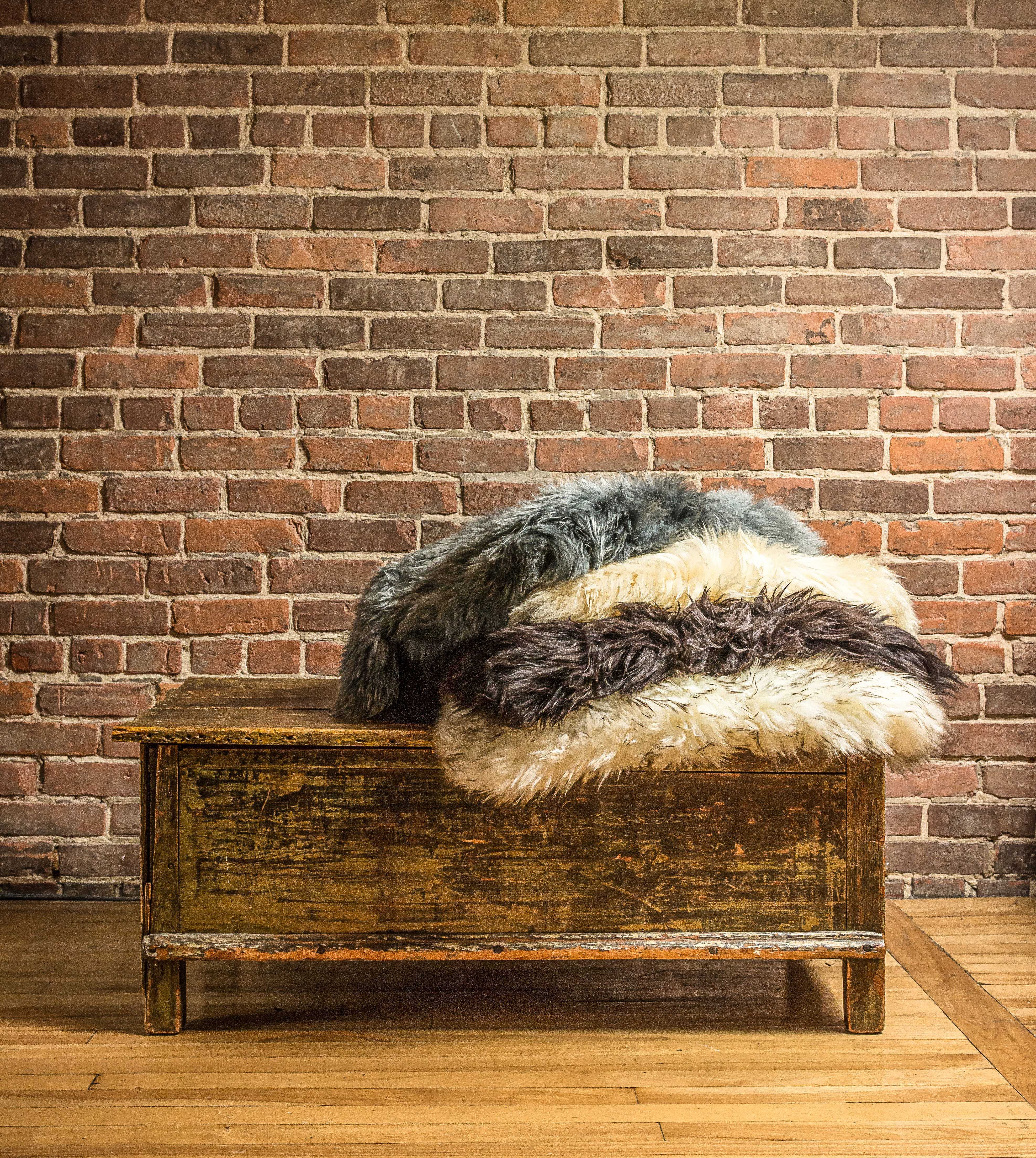 2' X 3' Warm Gray New Zealand Natural Sheepskin Rug
