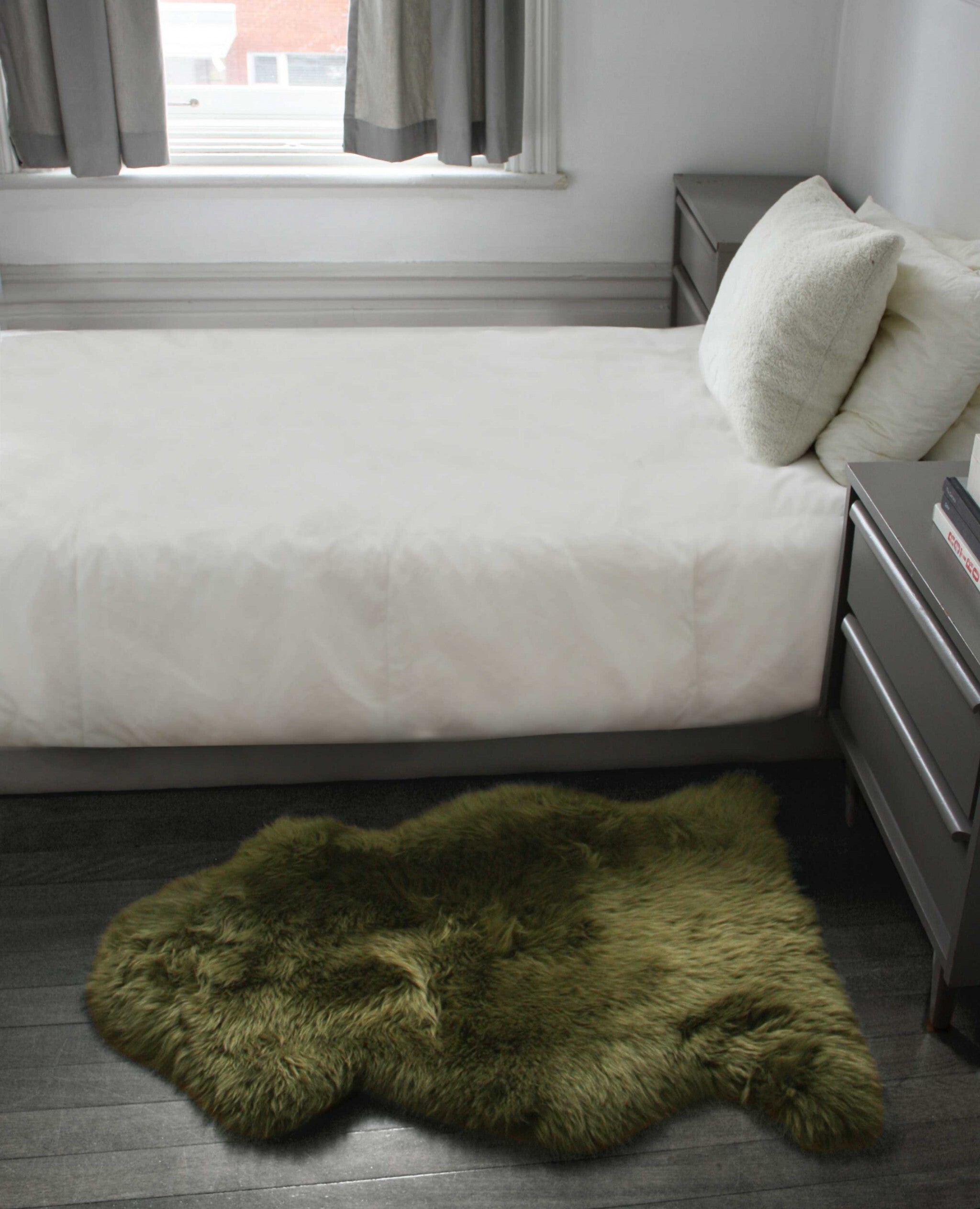2' X 3' Khaki Green New Zealand Natural Sheepskin Rug