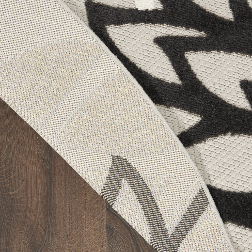 4' Round Black Gray White Indoor Outdoor Area Rug