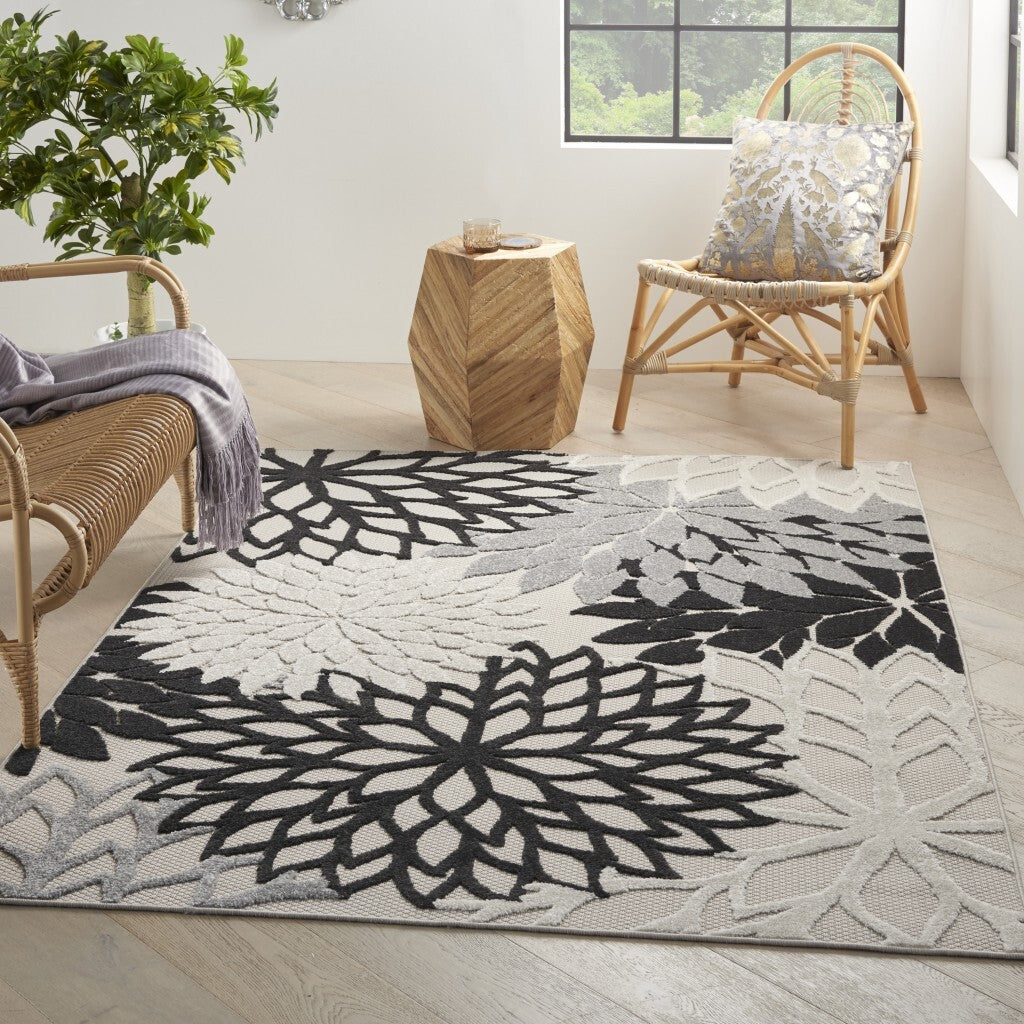 6' X 9' Black Gray White Indoor Outdoor Area Rug