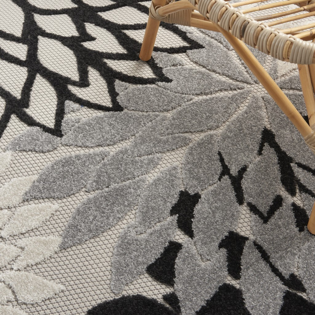6' X 9' Black Gray White Indoor Outdoor Area Rug