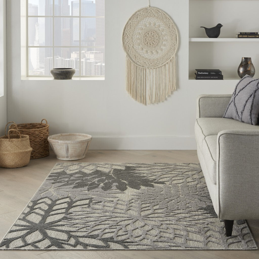 4' X 6' Silver And Gray Indoor Outdoor Area Rug