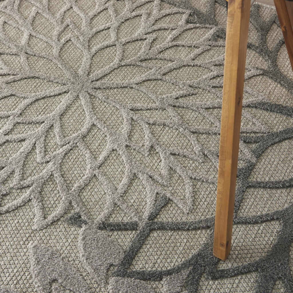 4' X 6' Silver And Gray Indoor Outdoor Area Rug