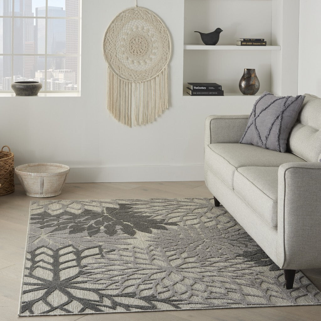 4' X 6' Silver And Gray Indoor Outdoor Area Rug