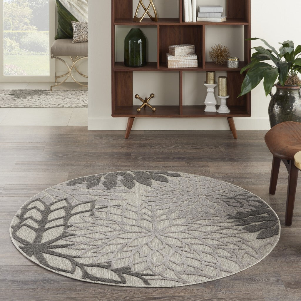 4' Round Silver And Gray Indoor Outdoor Area Rug