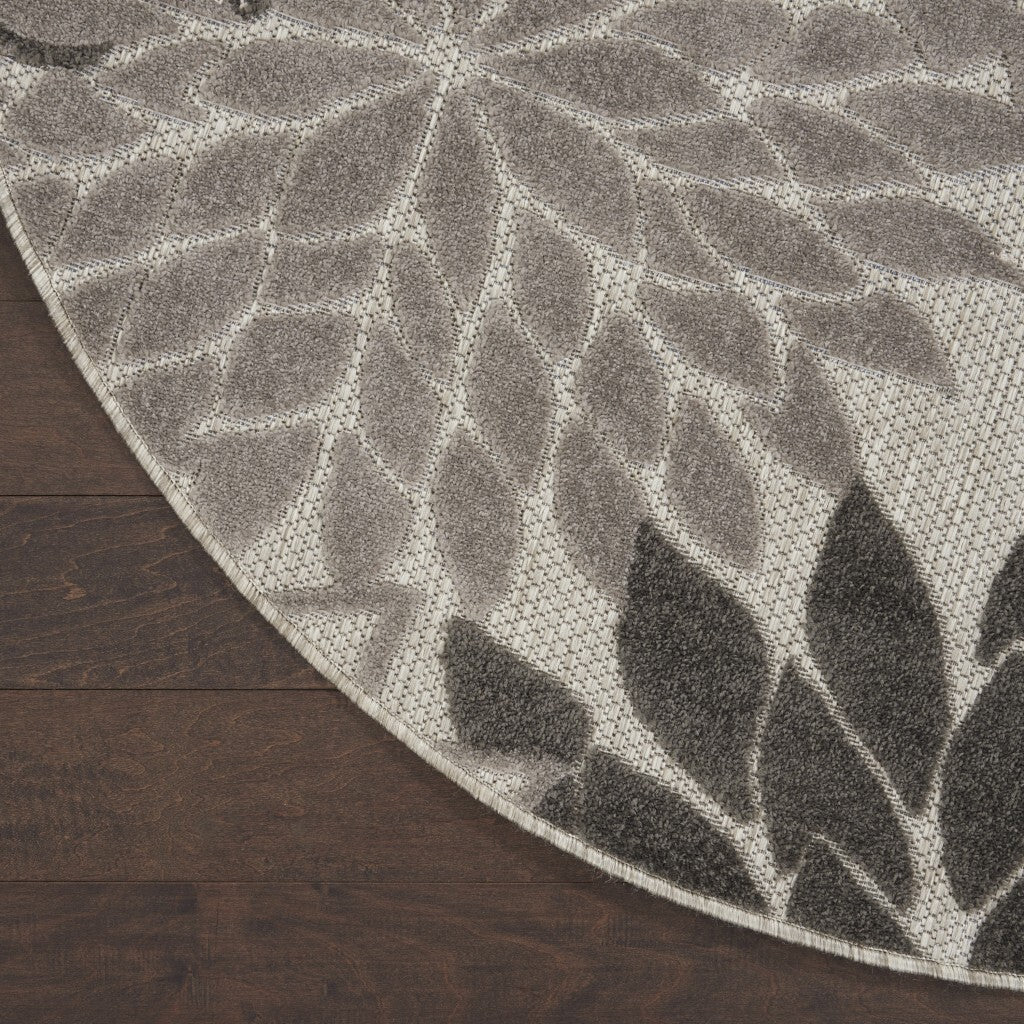 8' Round Silver And Gray Indoor Outdoor Area Rug