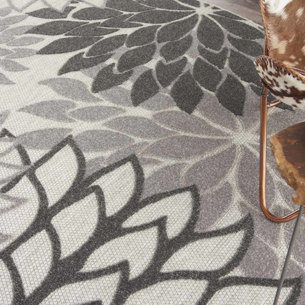 8' Round Silver And Gray Indoor Outdoor Area Rug