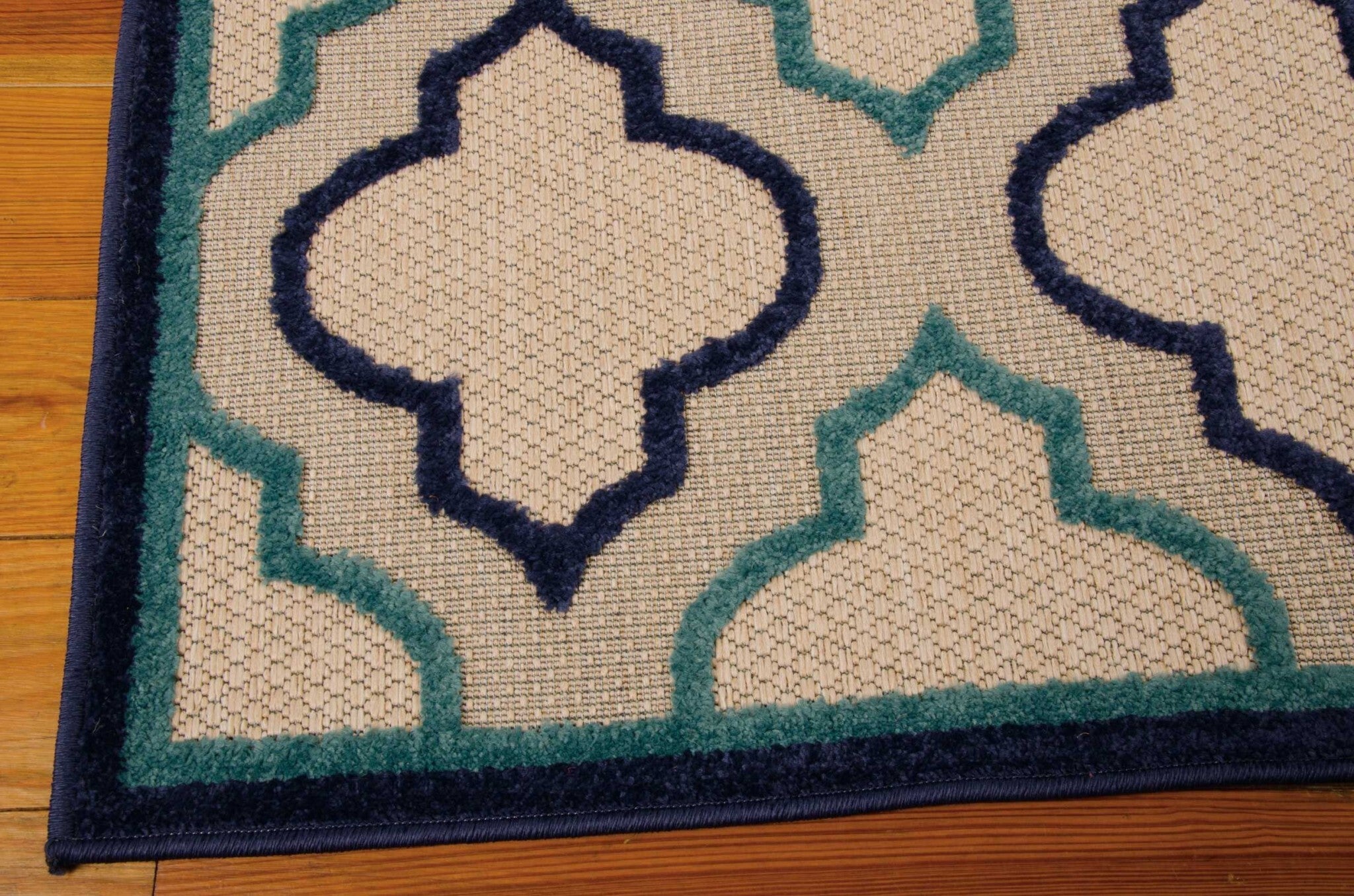4' X 2'8 Navy Blue Trellis Indoor Outdoor Area Rug