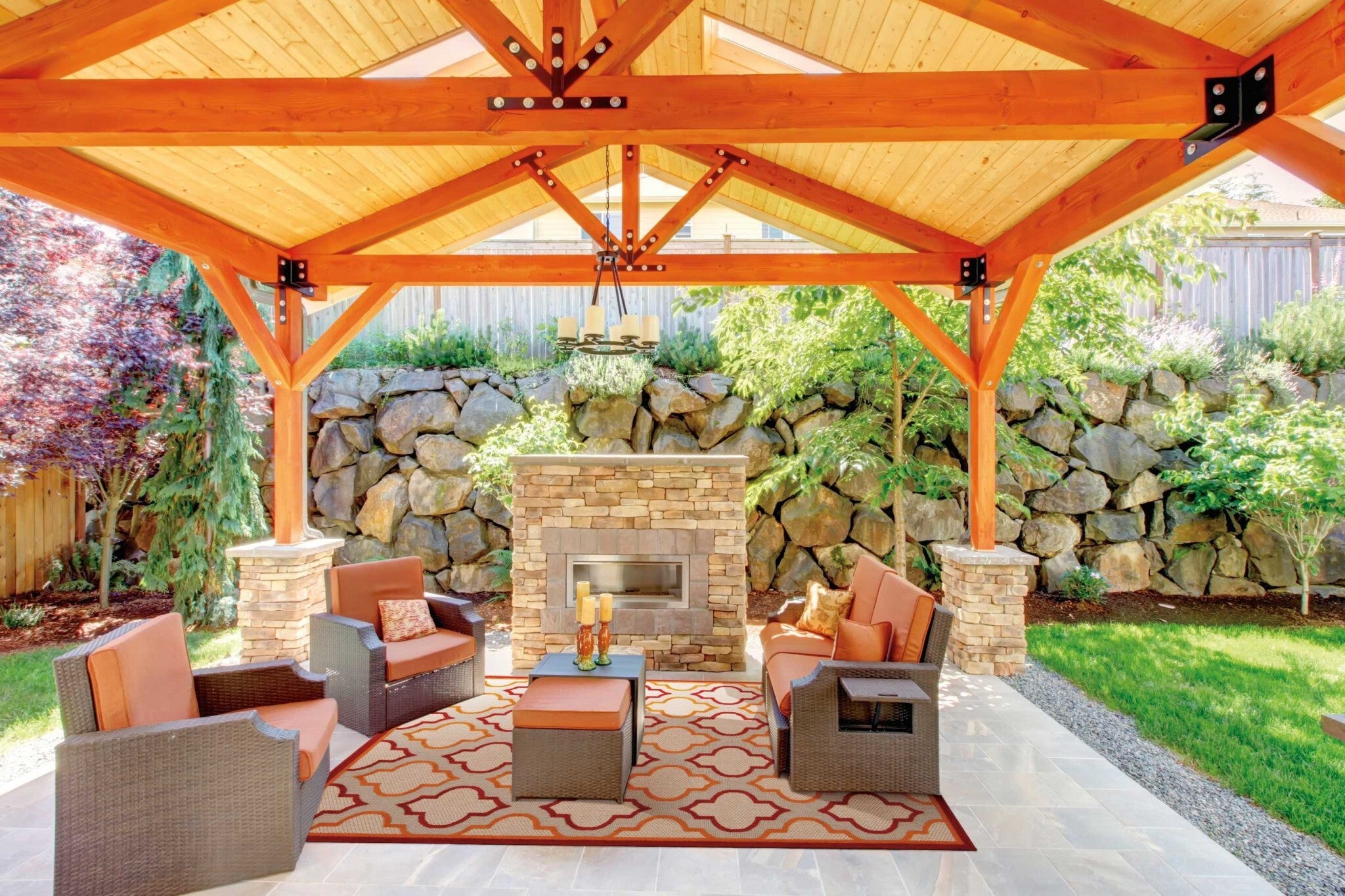 8' X 11' Red Trellis Indoor Outdoor Area Rug