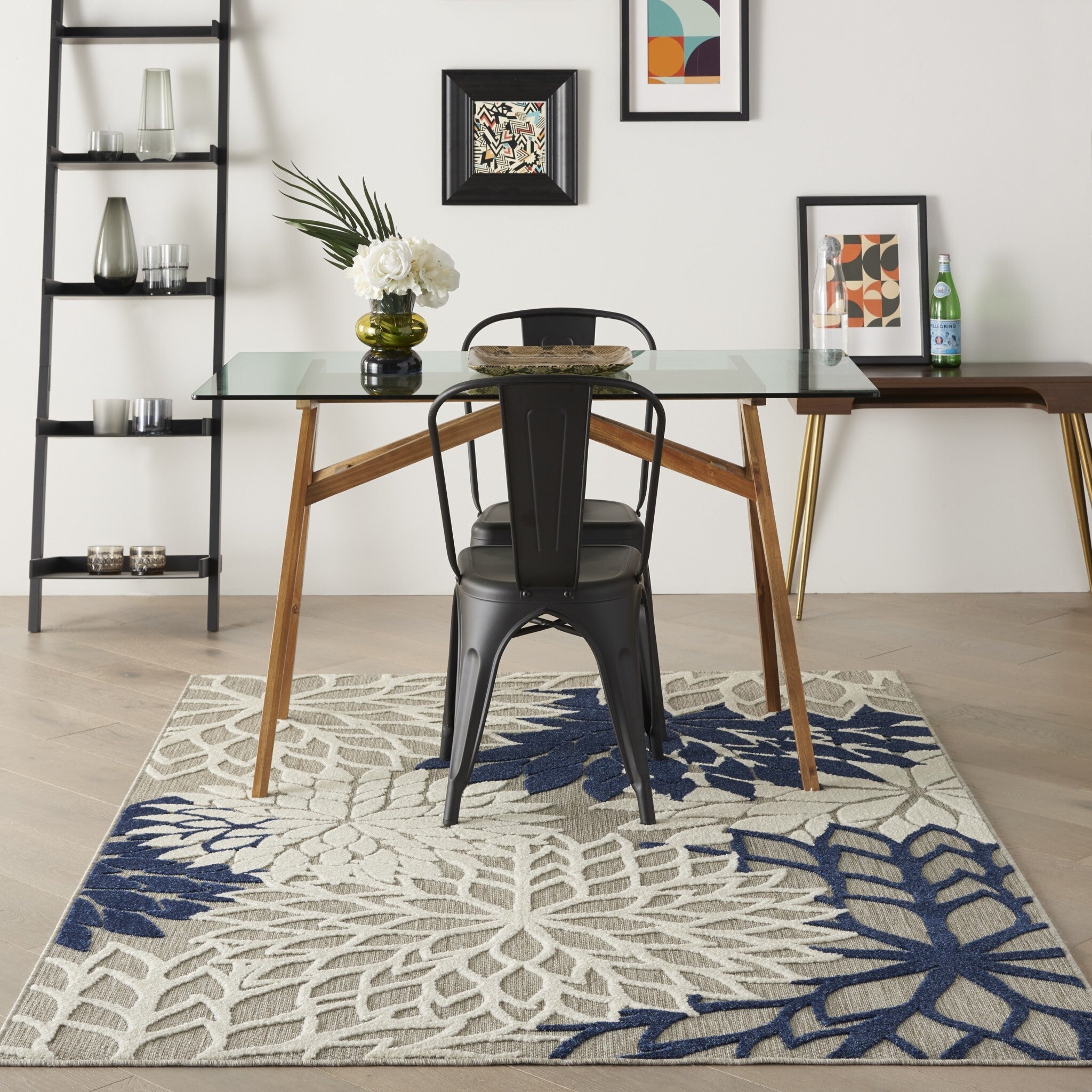 4' X 6' Ivory And Navy Indoor Outdoor Area Rug