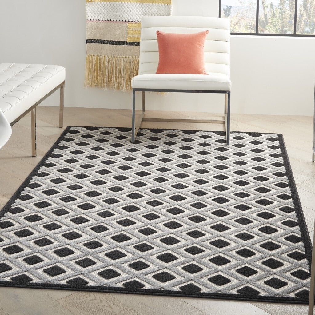 6' X 9' Black White Gray Indoor Outdoor Area Rug