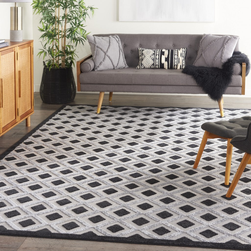8' X 11' Black White Gray Indoor Outdoor Area Rug