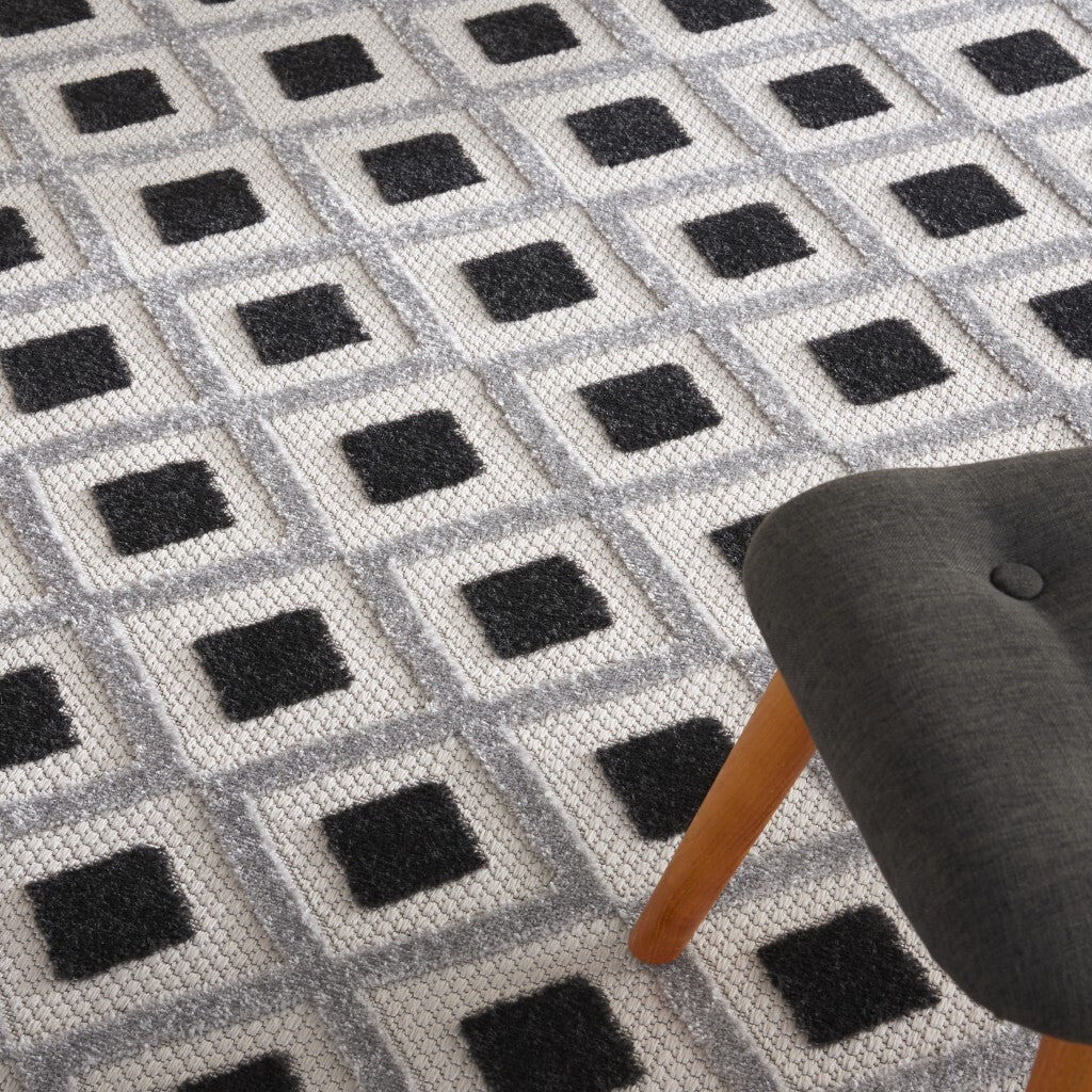 8' X 11' Black White Gray Indoor Outdoor Area Rug