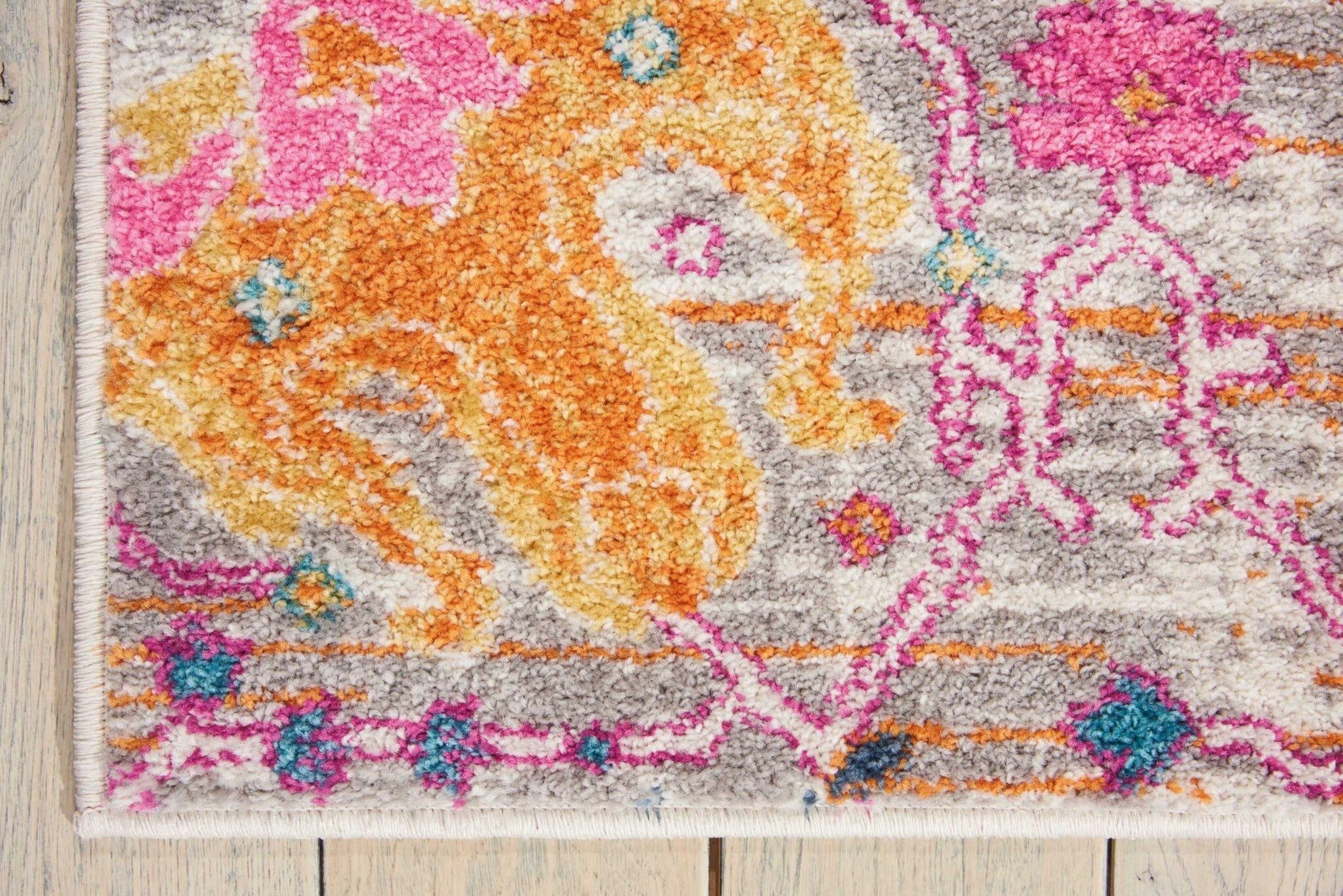 4' X 6' Gray And Pink Distressed Area Rug