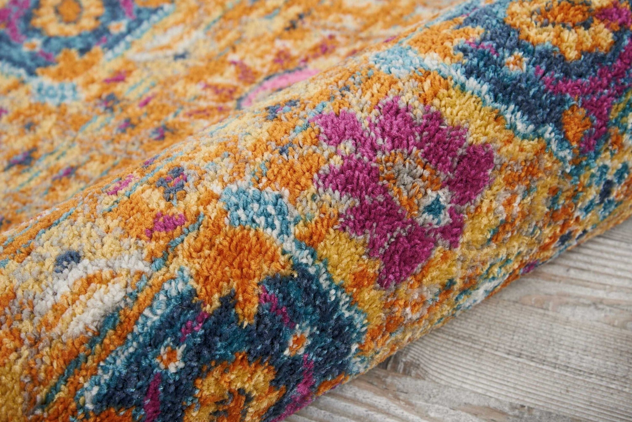 2' X 3' Sun Gold And Navy Distressed Scatter Rug