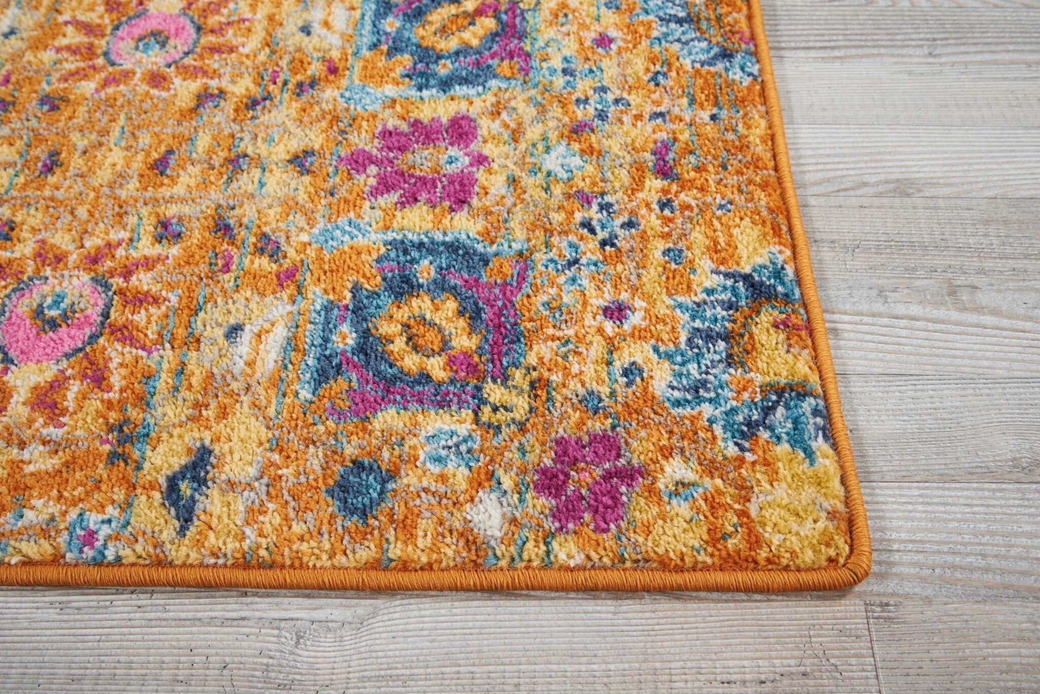 2' X 3' Sun Gold And Navy Distressed Scatter Rug