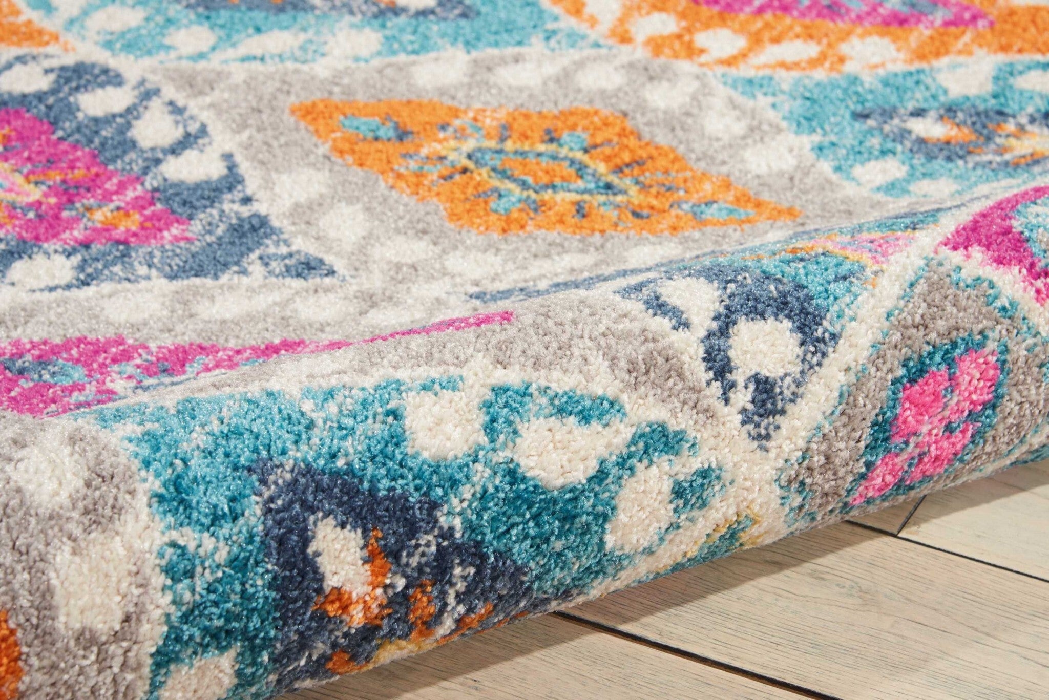 4' X 6' Multicolor Ogee Pattern Area Rug