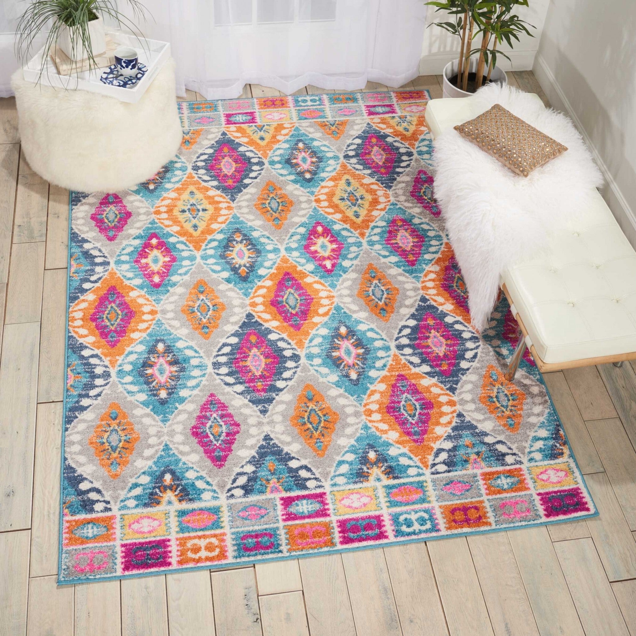 4' X 6' Multicolor Ogee Pattern Area Rug
