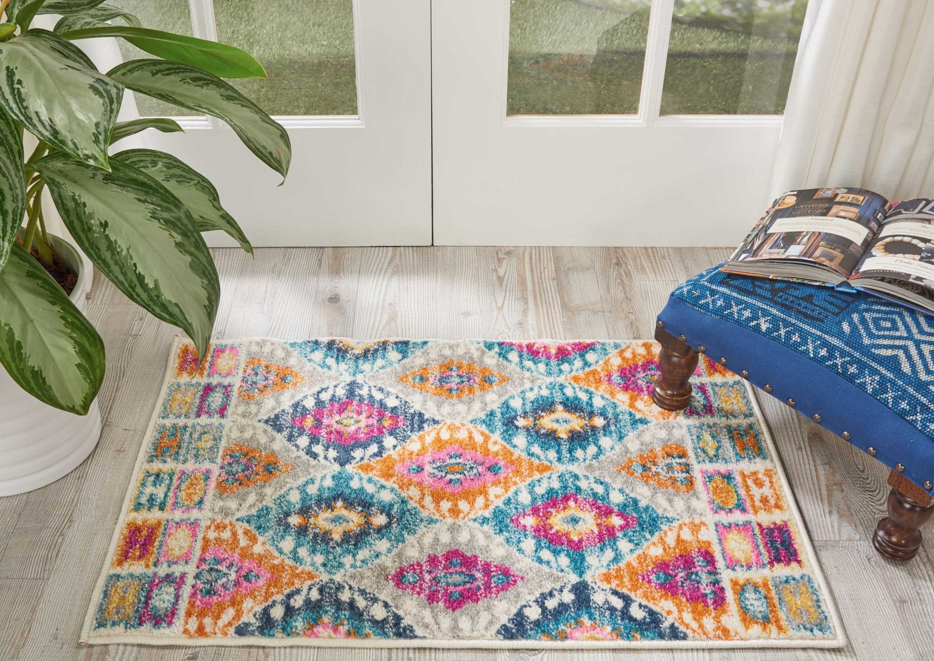 2' X 3' Multicolor Ogee Pattern Scatter Rug