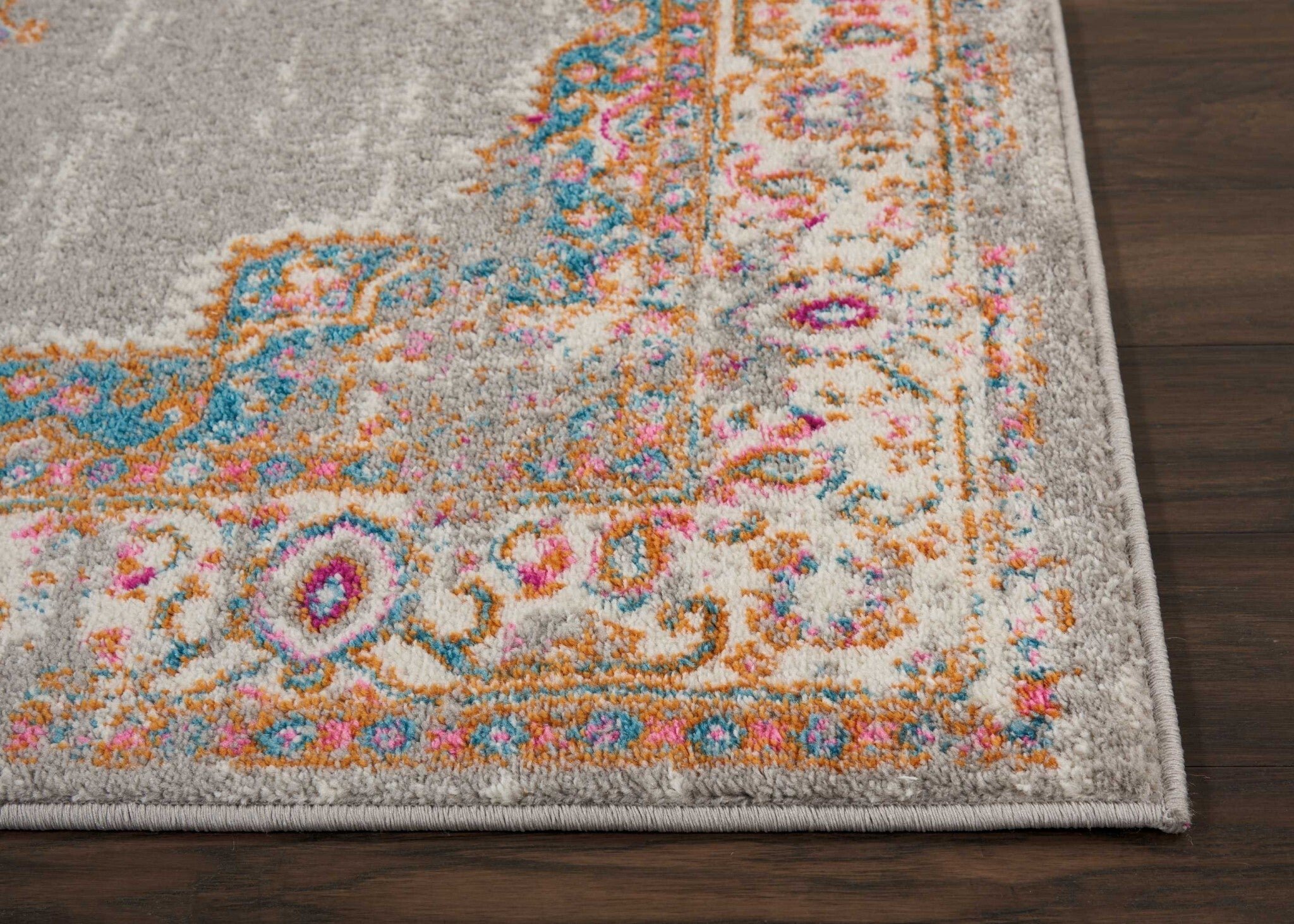 4' X 6' Gray And Gold Medallion Area Rug