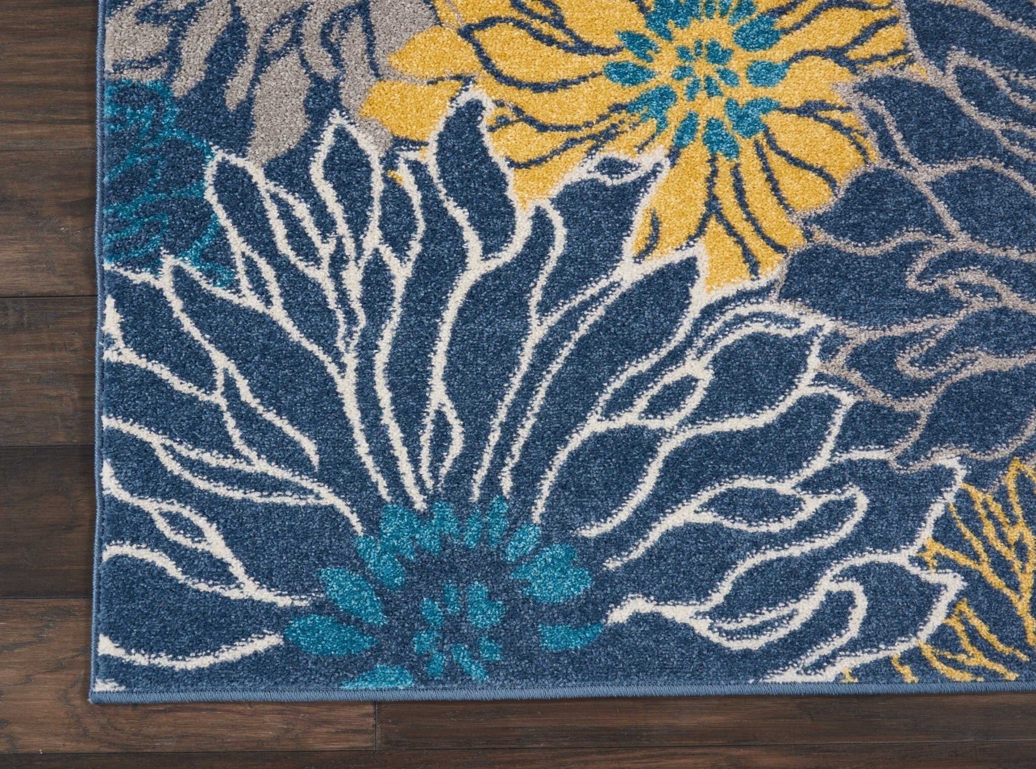 4' X 6' Blue Tropical Flower Area Rug