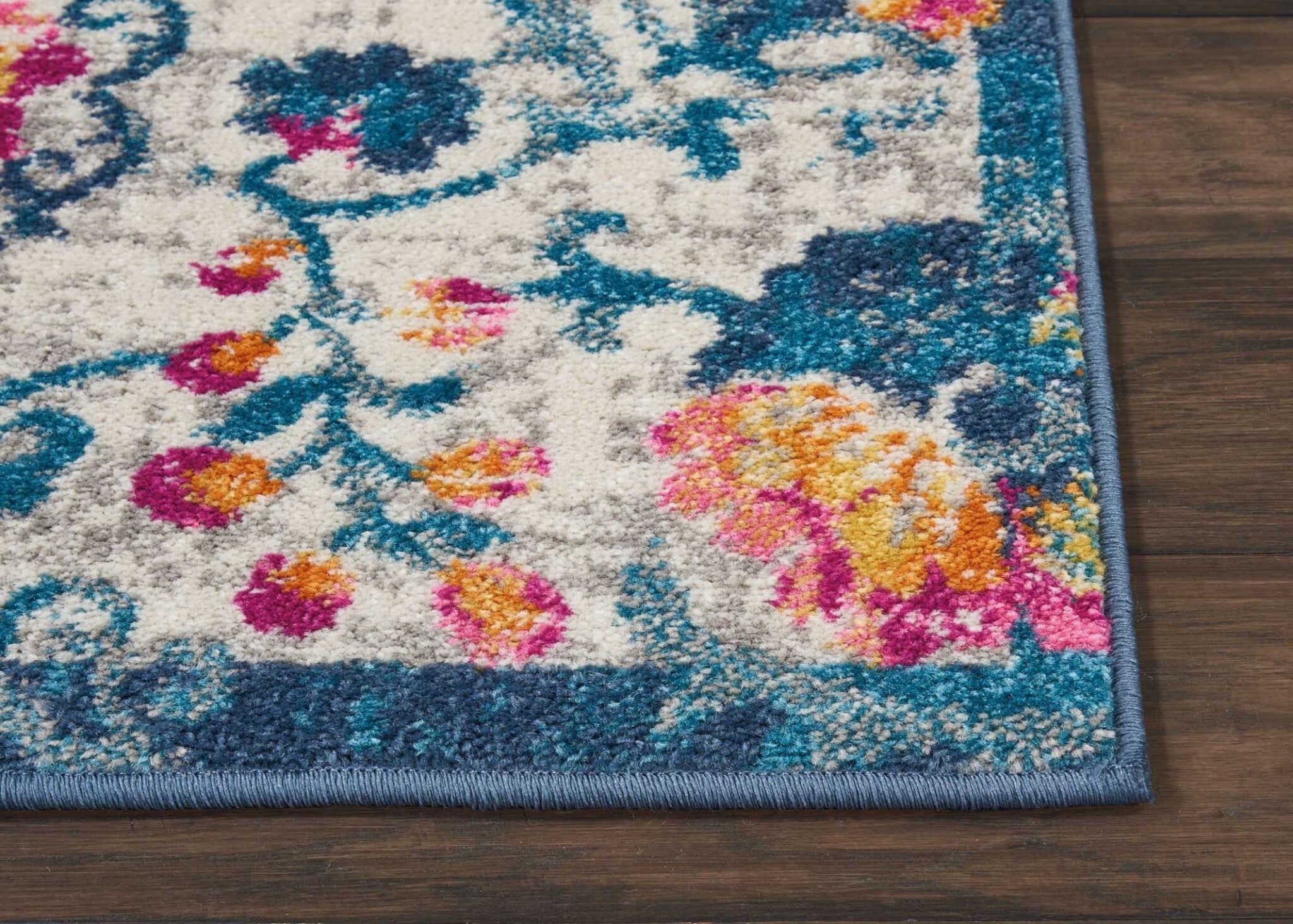 2' X 3' Ivory And Blue Floral Vines Scatter Rug