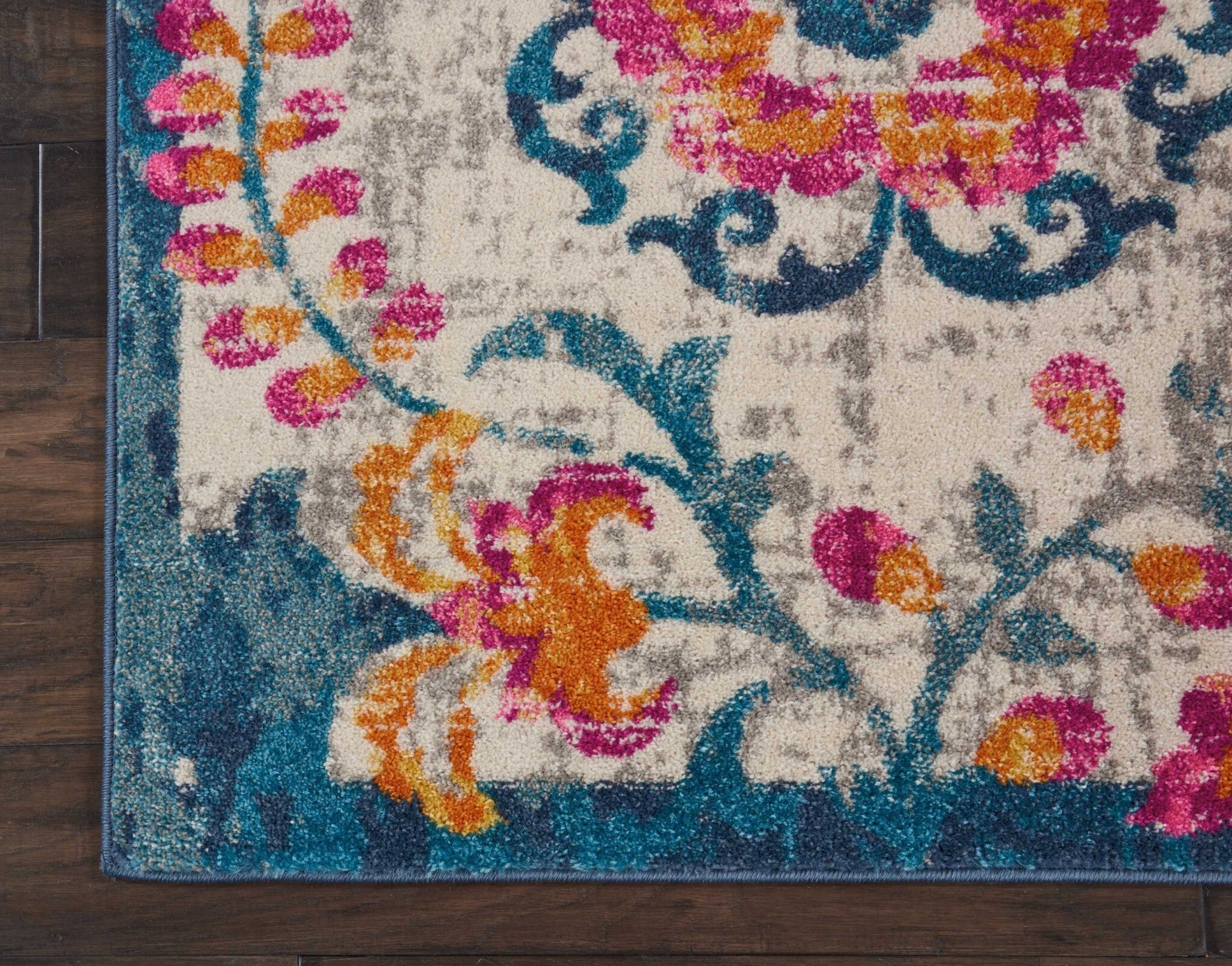 7' X 10' Ivory And Blue Floral Vines Area Rug
