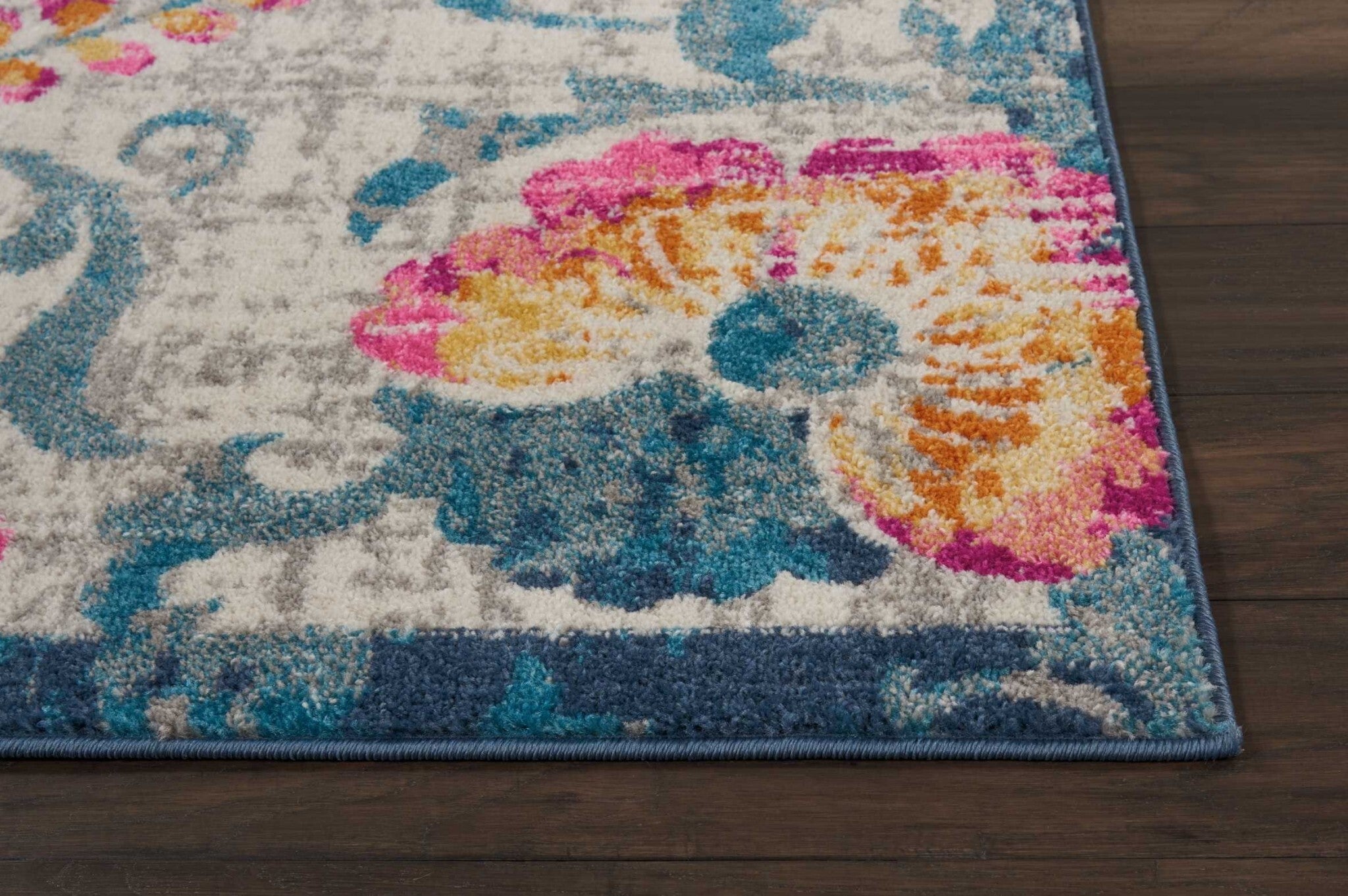 7' X 10' Ivory And Blue Floral Vines Area Rug