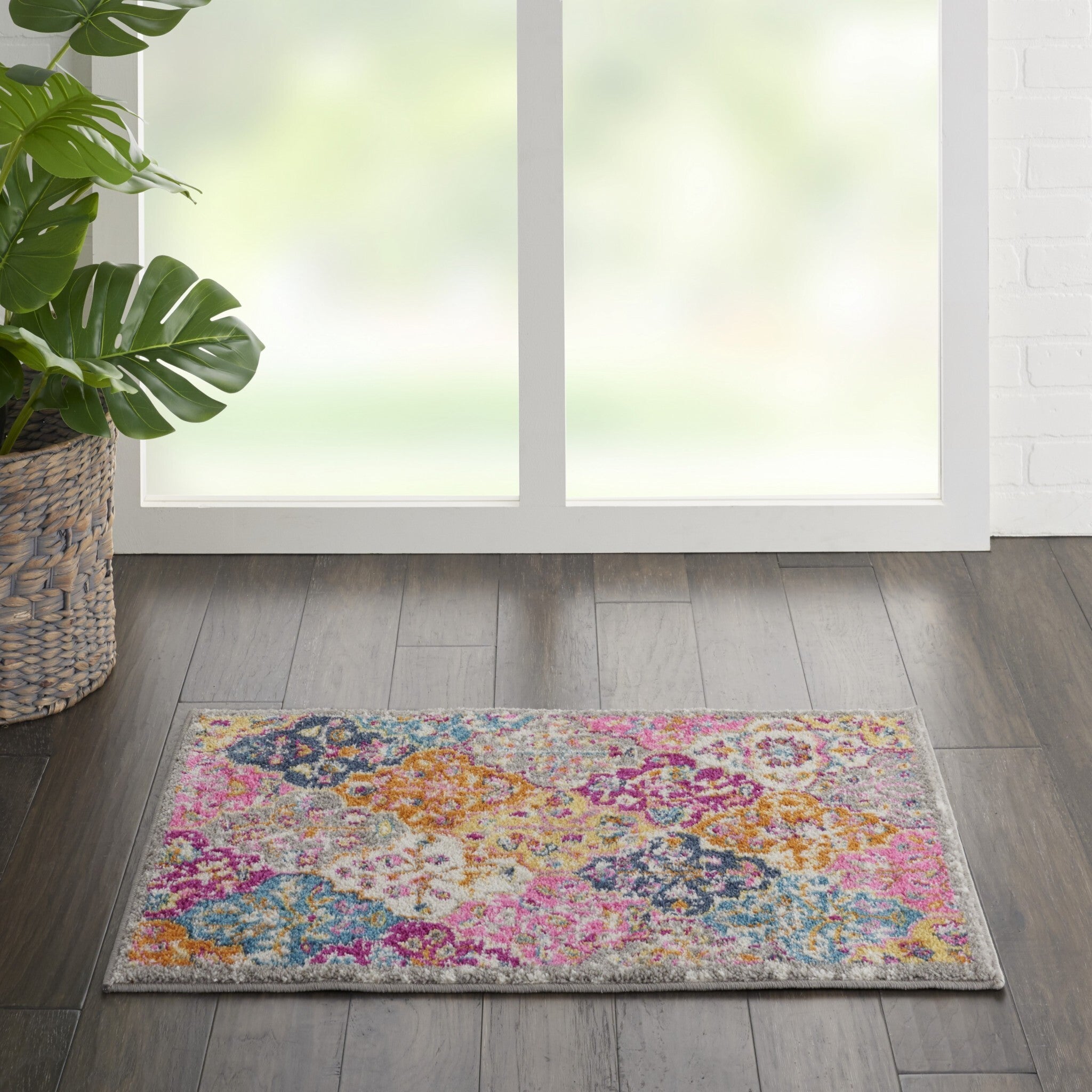 2' X 3' Muted Brights Floral Diamond Scatter Rug