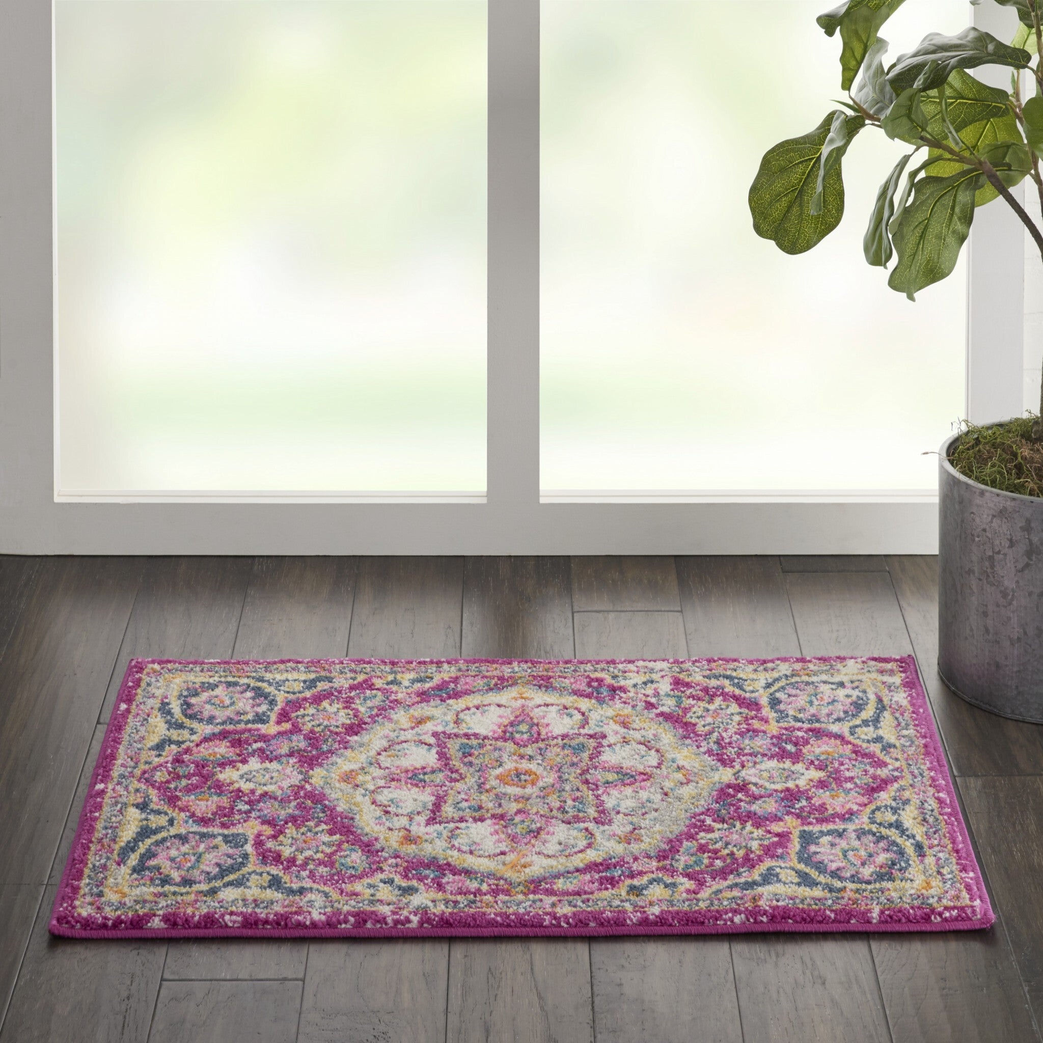 2' X 3' Pink And Ivory Medallion Scatter Rug
