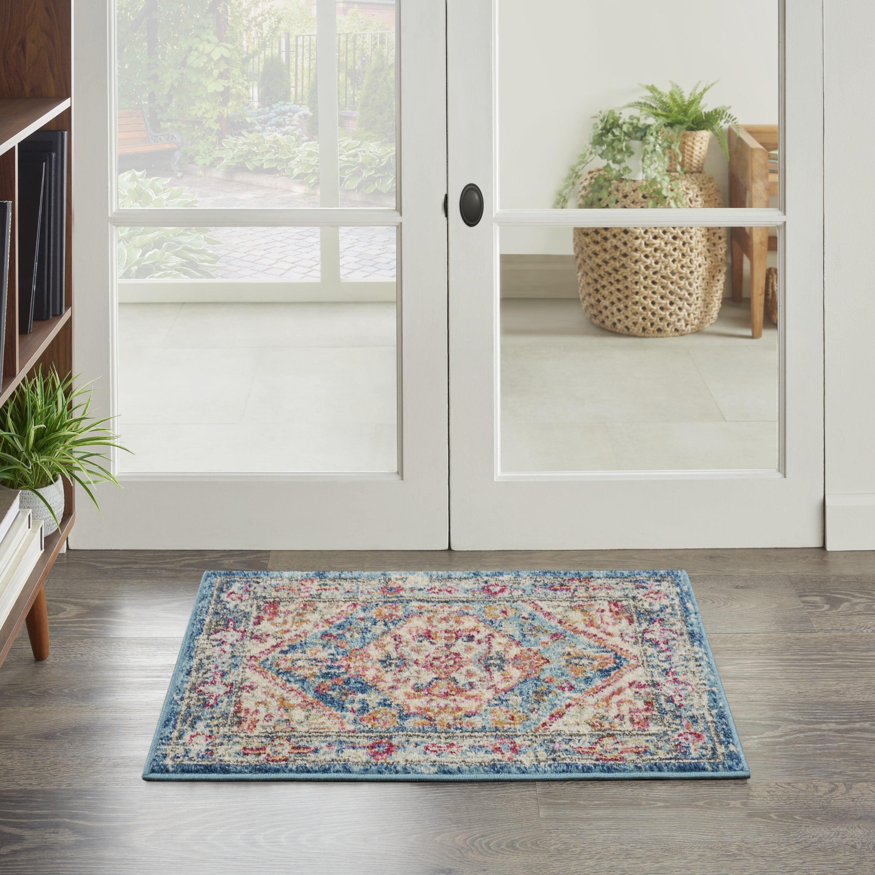 2' X 3' Ivory And Light Blue Distressed Scatter Rug