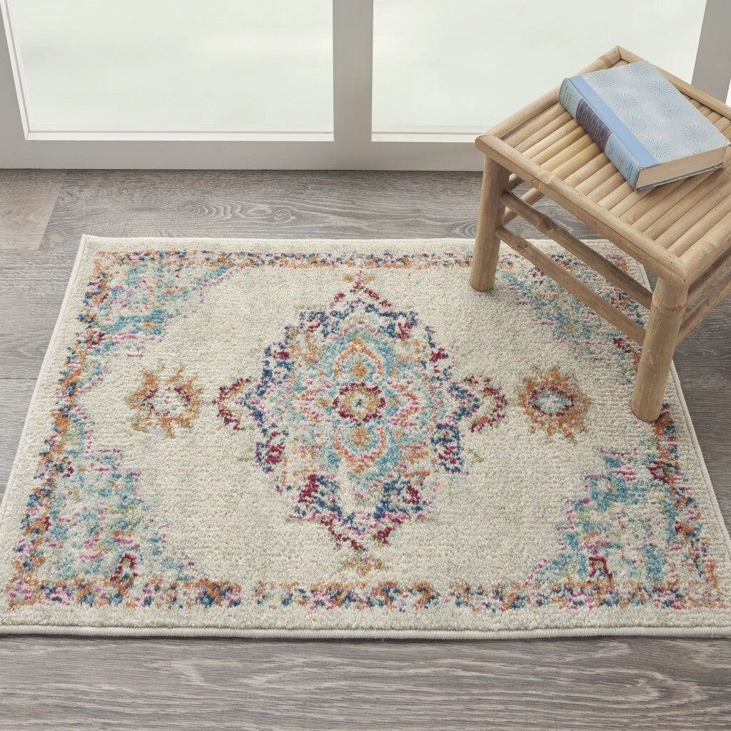 2' X 3' Gray Distressed Medallion Scatter Rug