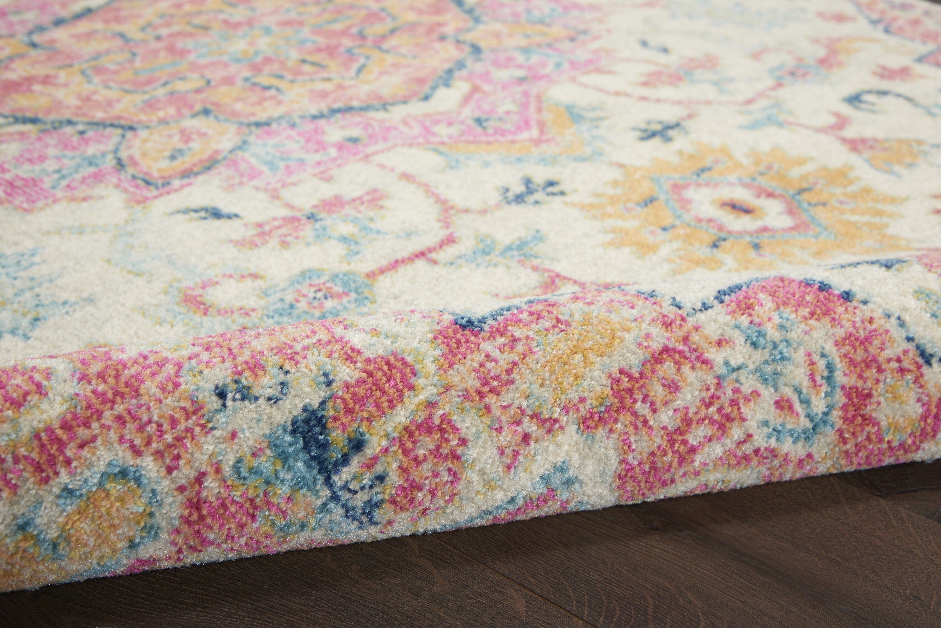 7' X 10' Ivory And Pink Medallion Area Rug