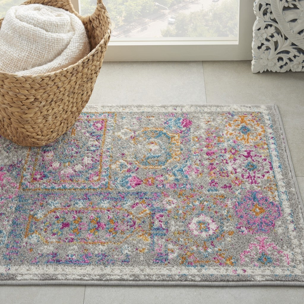 2' X 3' Gray Distressed Ornamental Scatter Rug