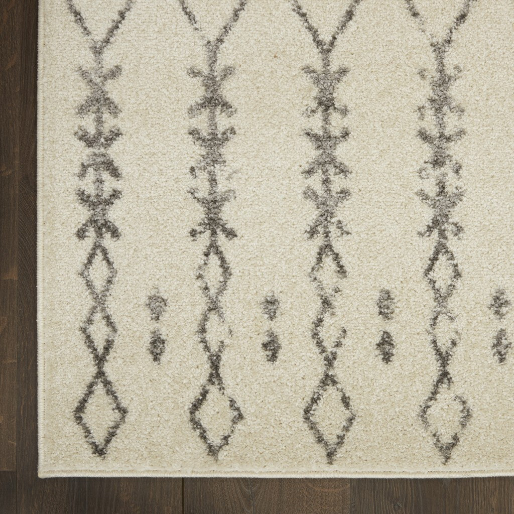 5' X 7' Ivory And Gray Geometric Area Rug