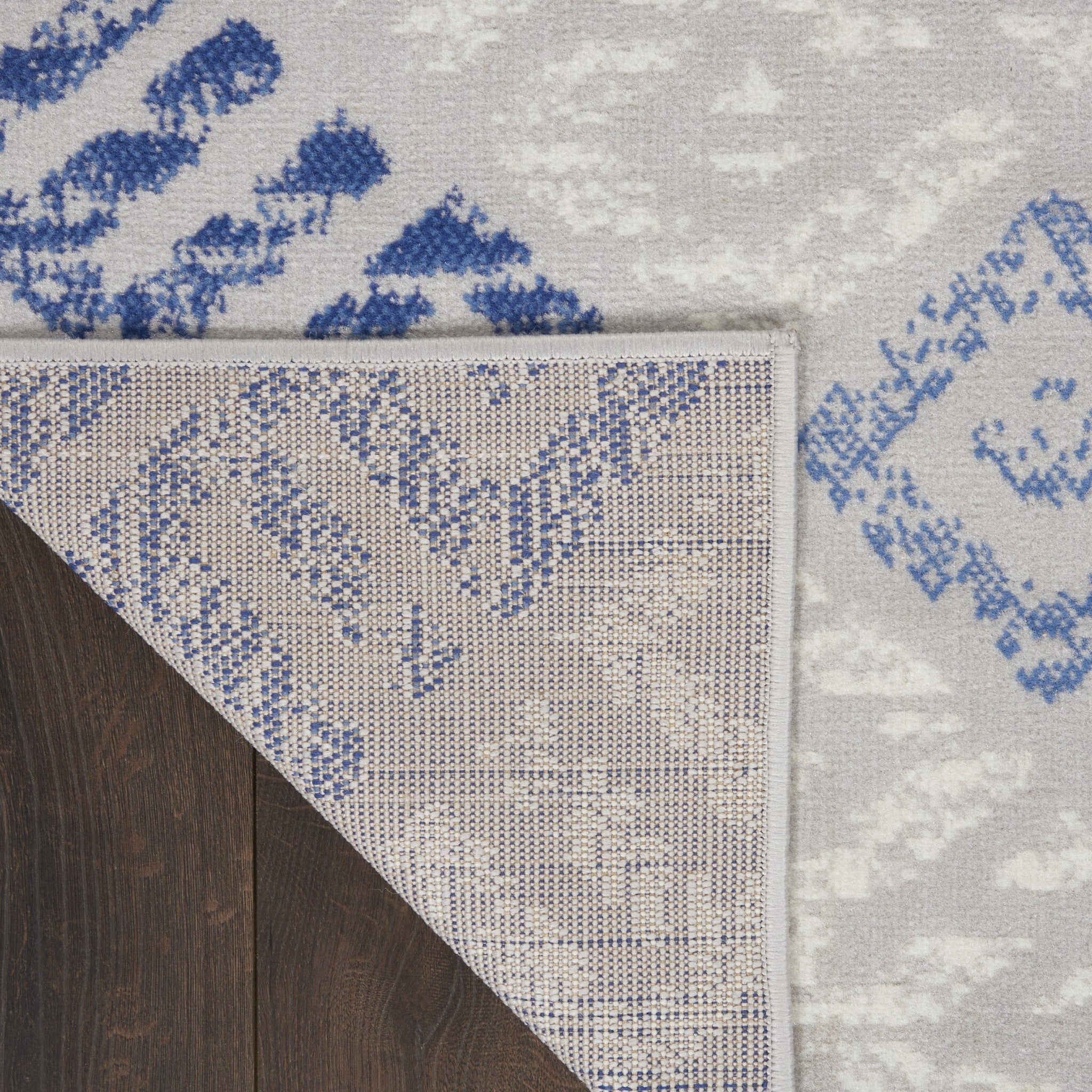 4' X 6' Gray And Blue Diamonds Area Rug