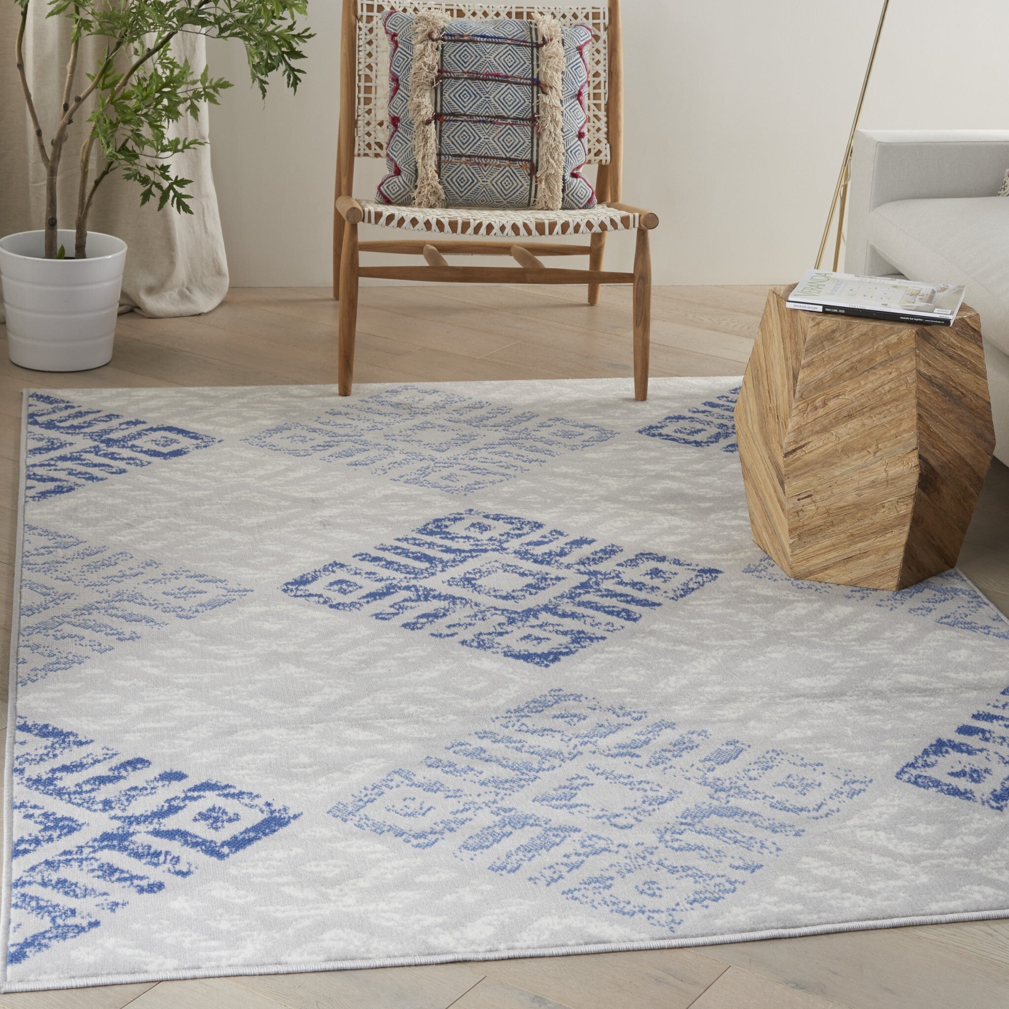 4' X 6' Gray And Blue Diamonds Area Rug