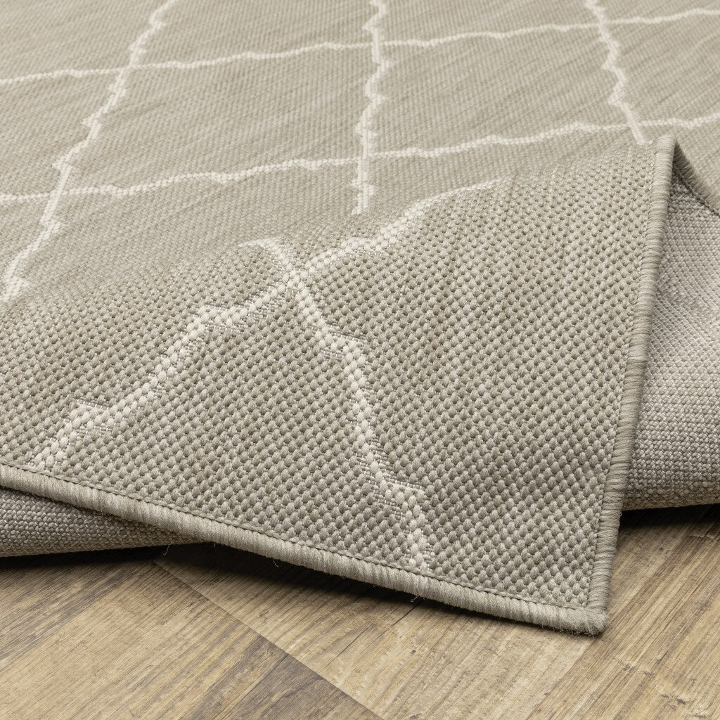 3'X5' Gray And Ivory Trellis Indoor Outdoor Area Rug