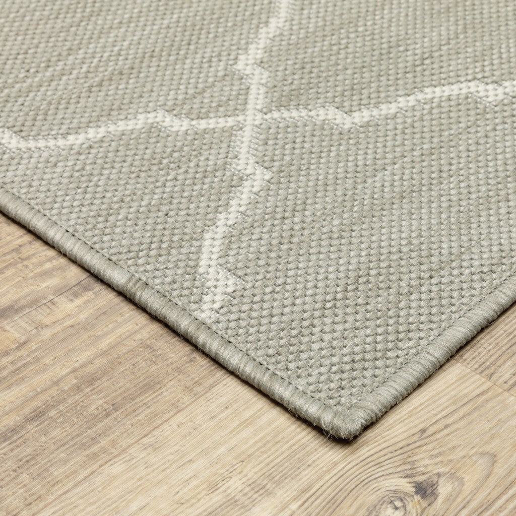 3'X5' Gray And Ivory Trellis Indoor Outdoor Area Rug
